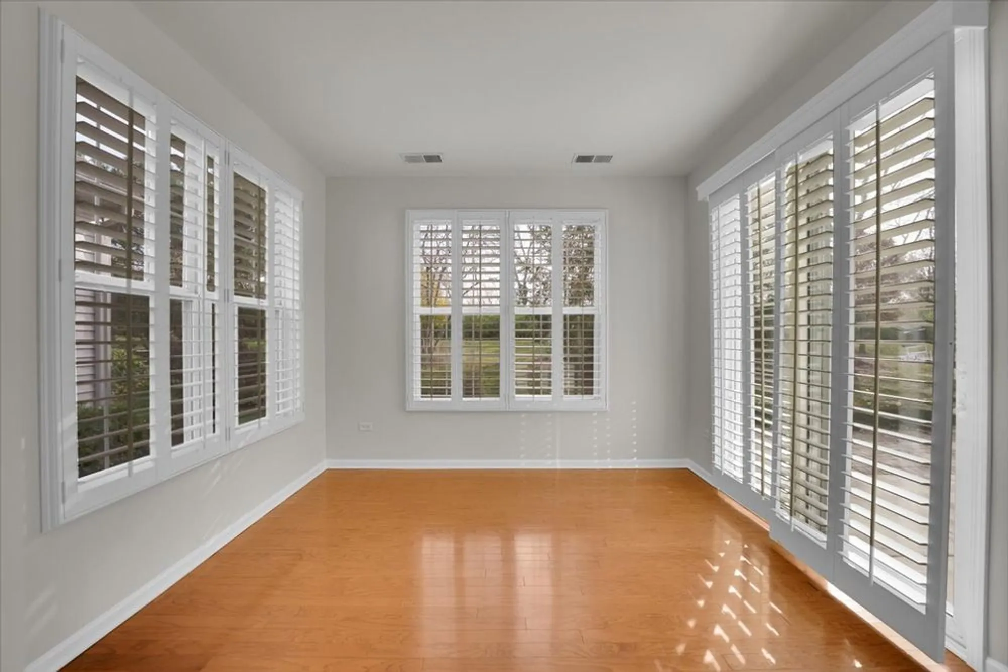 Property Slideshow image 14 of 32 | 14525 tawny ln, Huntley, IL, 60142