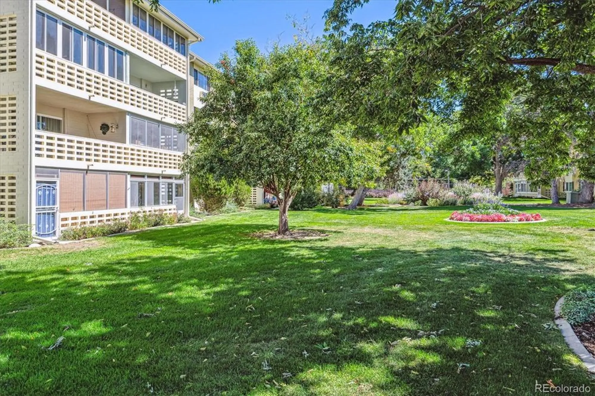 Property Slideshow image 14 of 31 | 775 s alton way 6c, Denver, CO, 80247