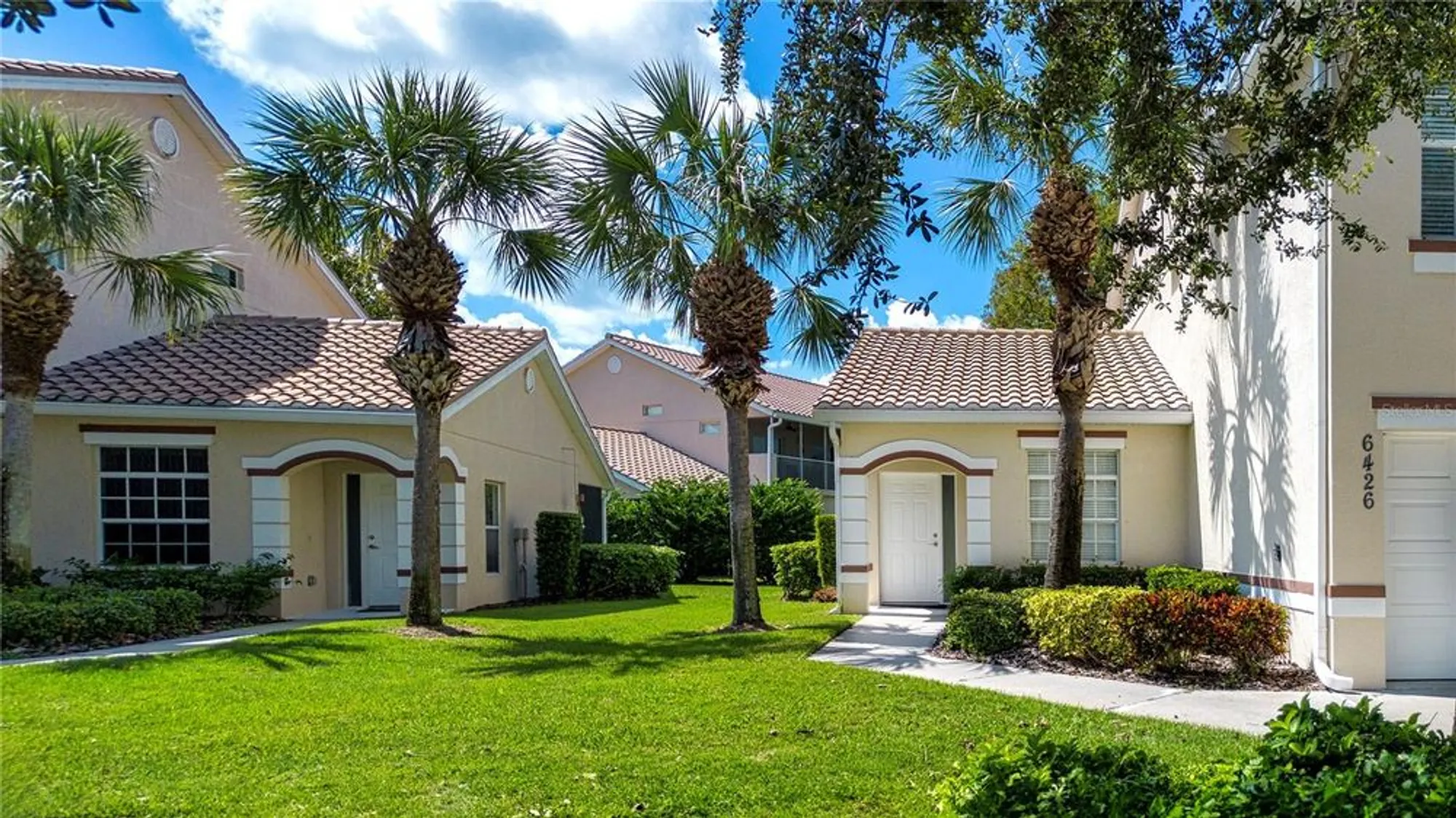 Property Slideshow image 9 of 71 | 6426 bay cedar ln # 101, Bradenton, FL, 34203