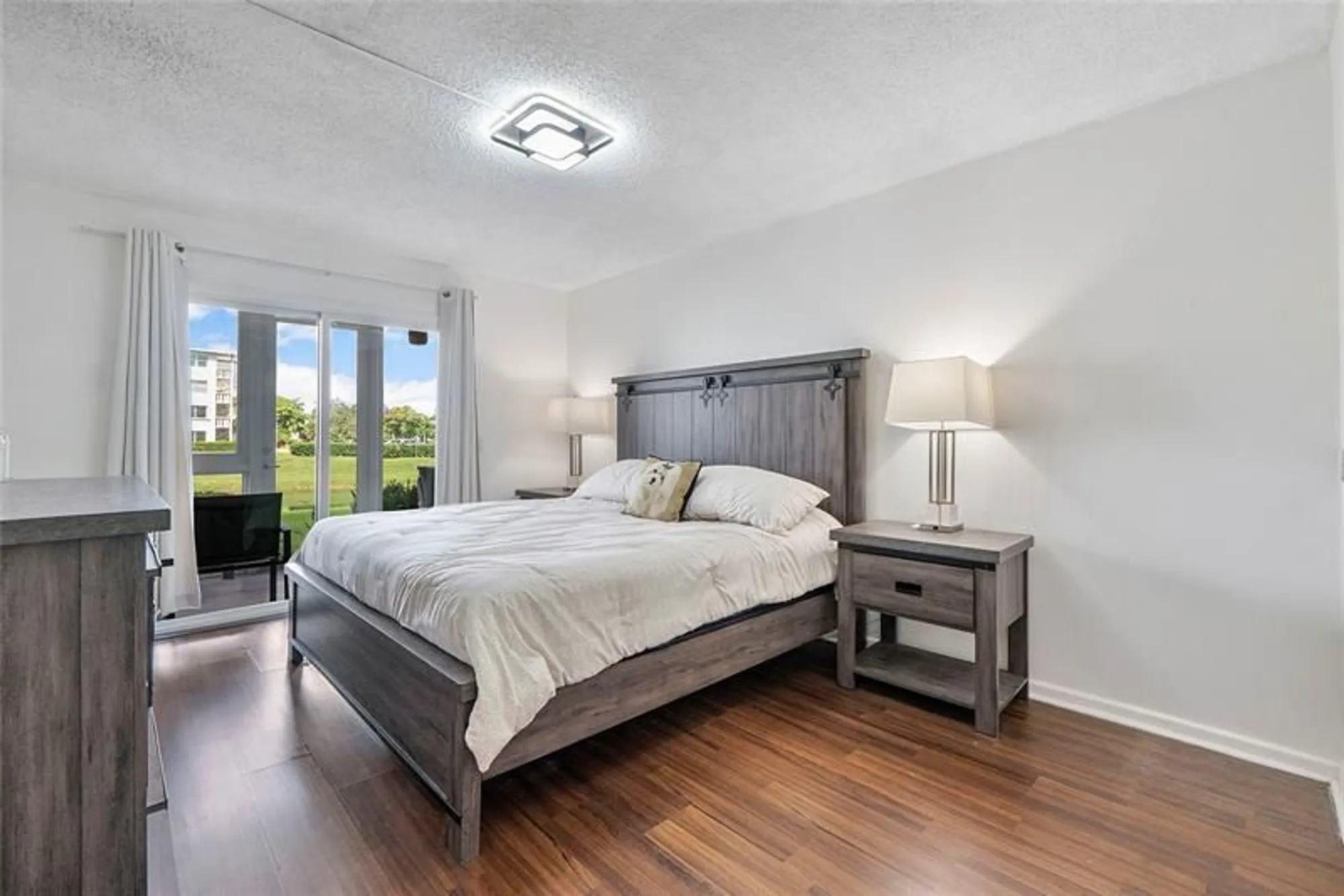 Property Slideshow image 6 of 14 | 1052 harwood e # 1052, Deerfield Beach, FL, 33442