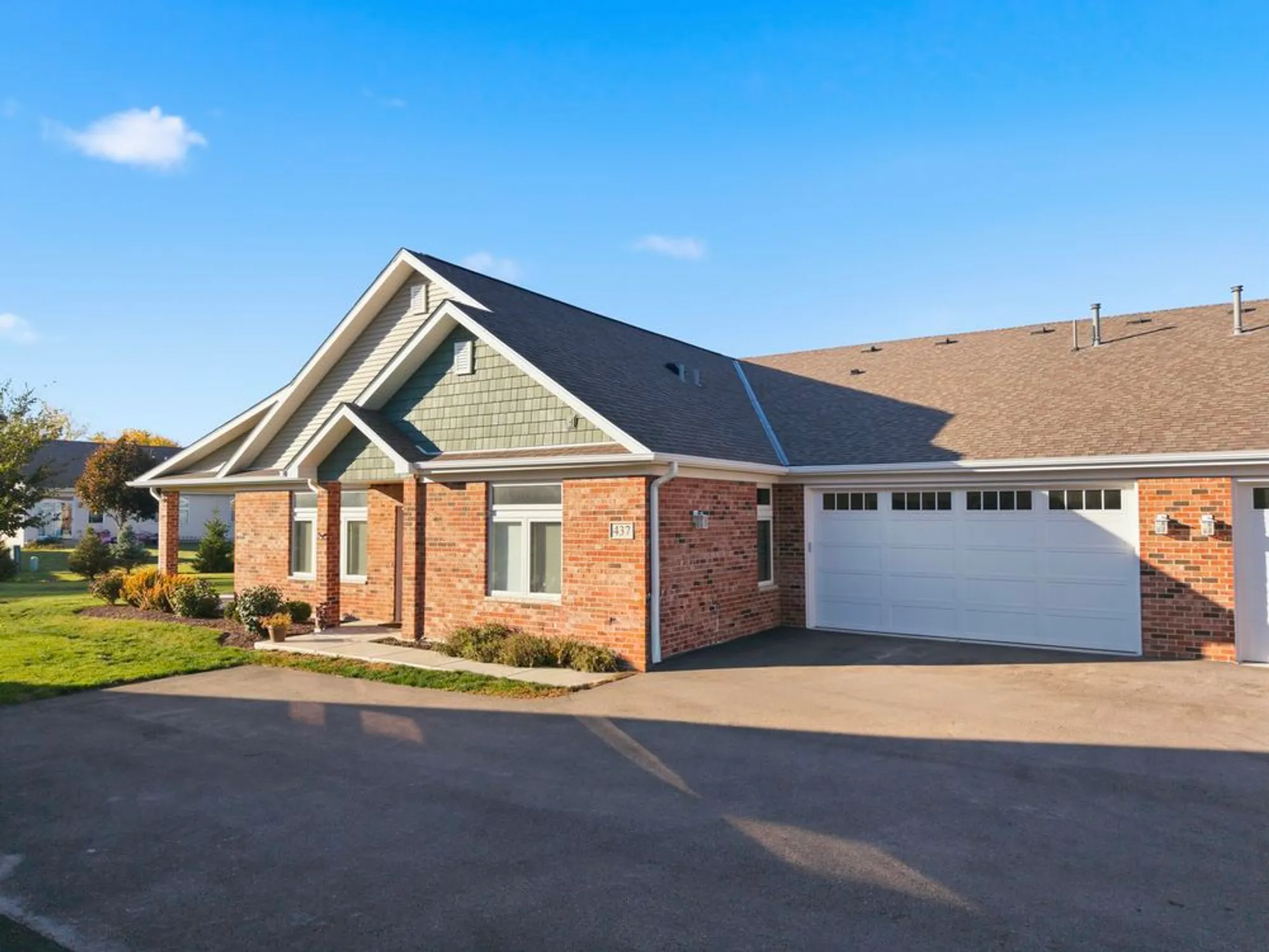 Property Slideshow image 3 of 50 | 437 stearn dr # 437, Genoa, IL, 60135