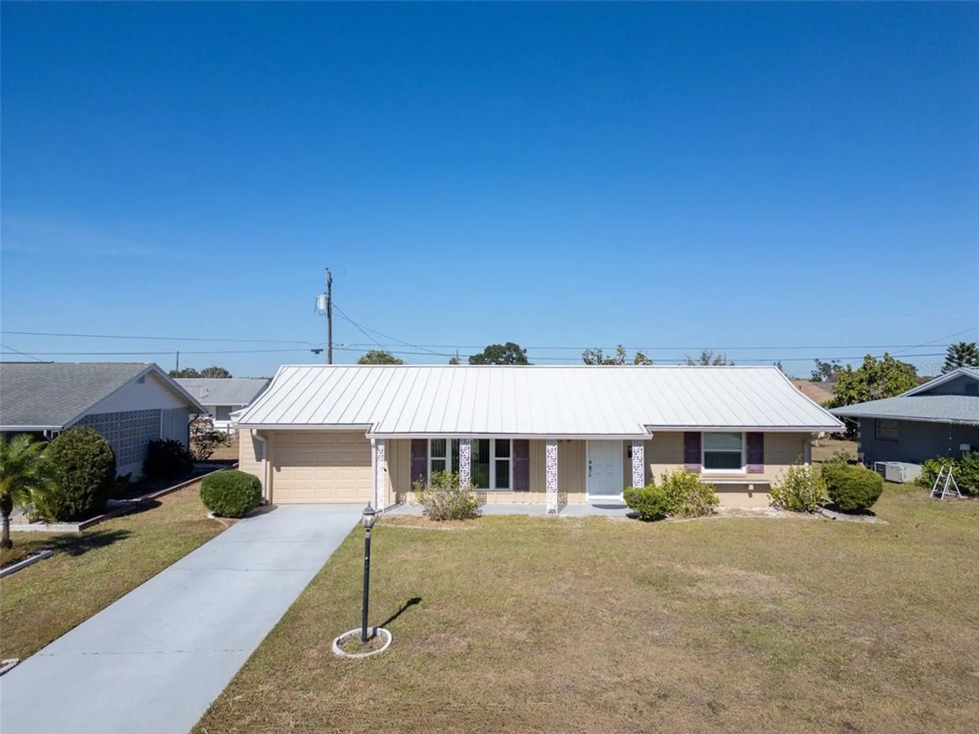 Property Slideshow image 2 of 53 | 735 torrey pines ave, Sun City Center, FL, 33573