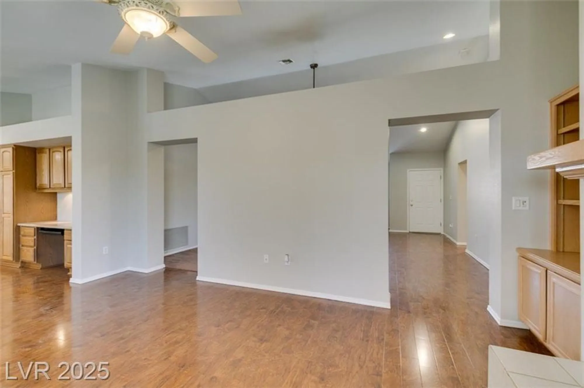 Property Slideshow image 12 of 31 | 10009 netherton dr, Las Vegas, NV, 89134