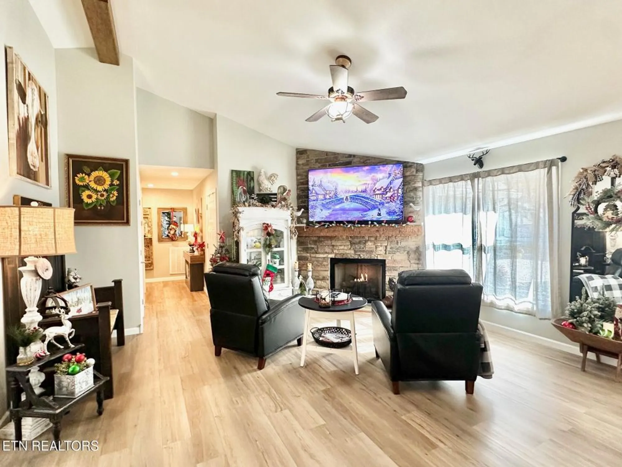 Property Slideshow image 8 of 27 | 311 lakeview dr, Crossville, TN, 38558