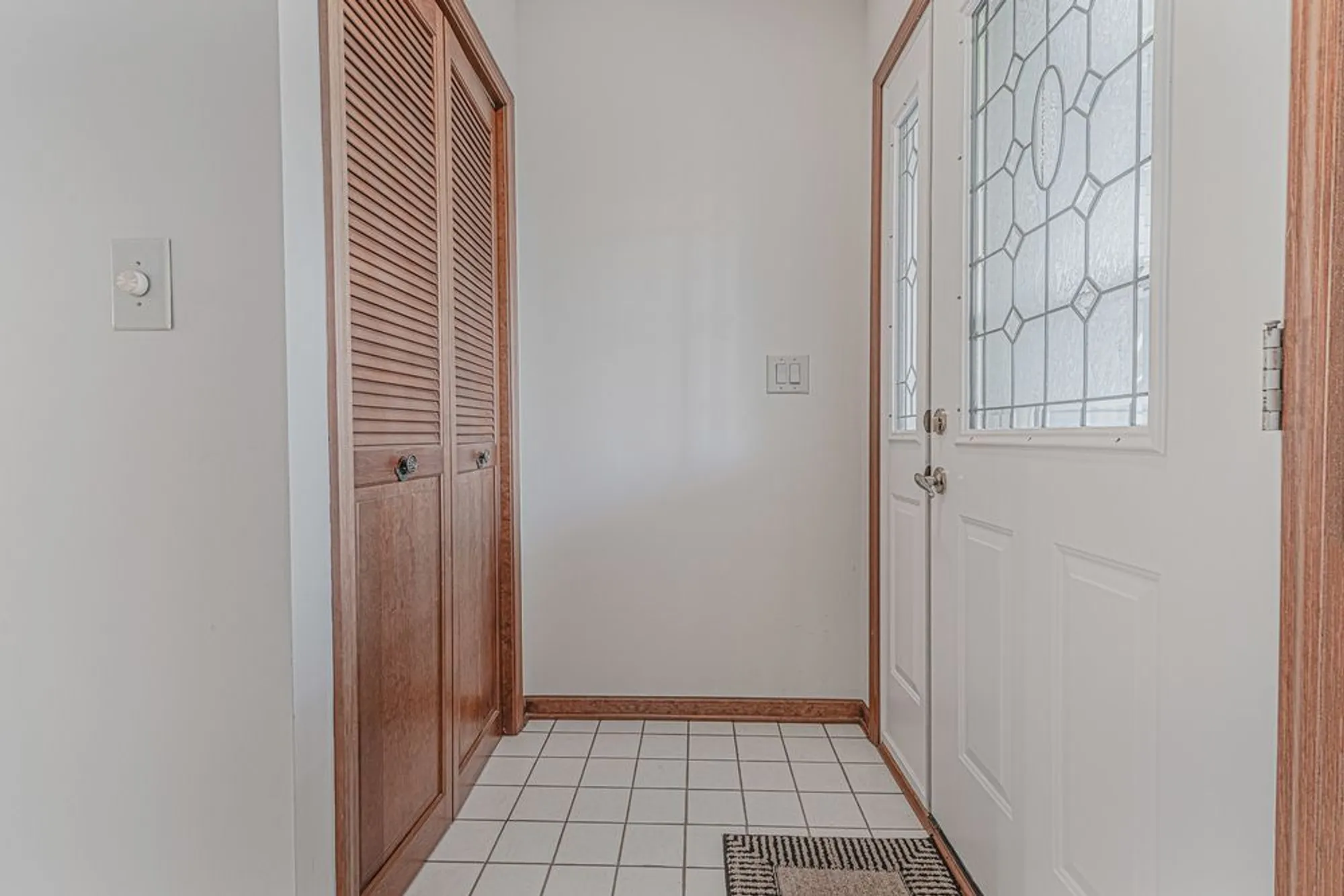 Property Slideshow image 19 of 41 | 9 derby ct, Grayslake, IL, 60030