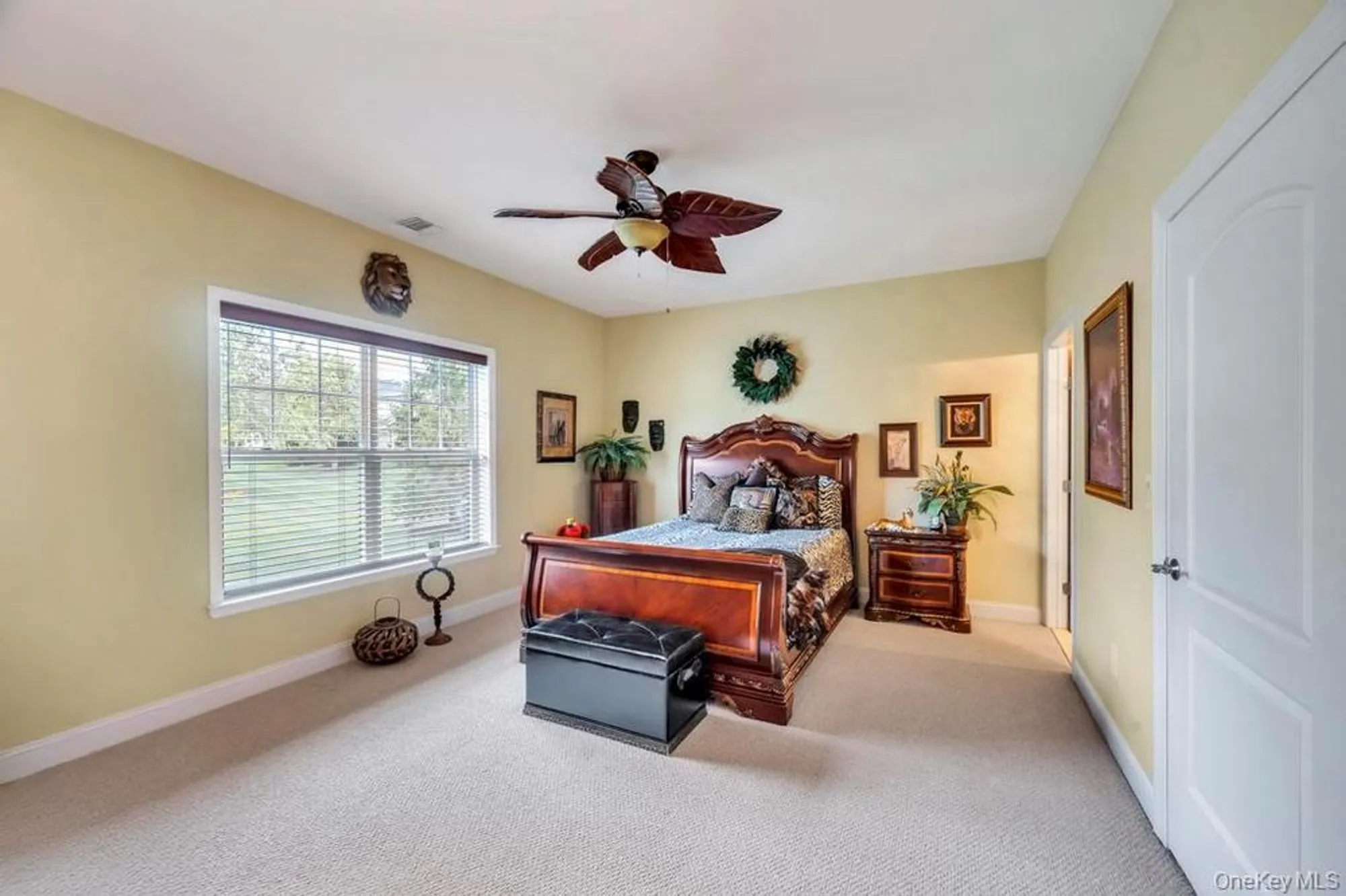 Property Slideshow image 27 of 42 | 4 haverton ct, Riverhead, NY, 11901