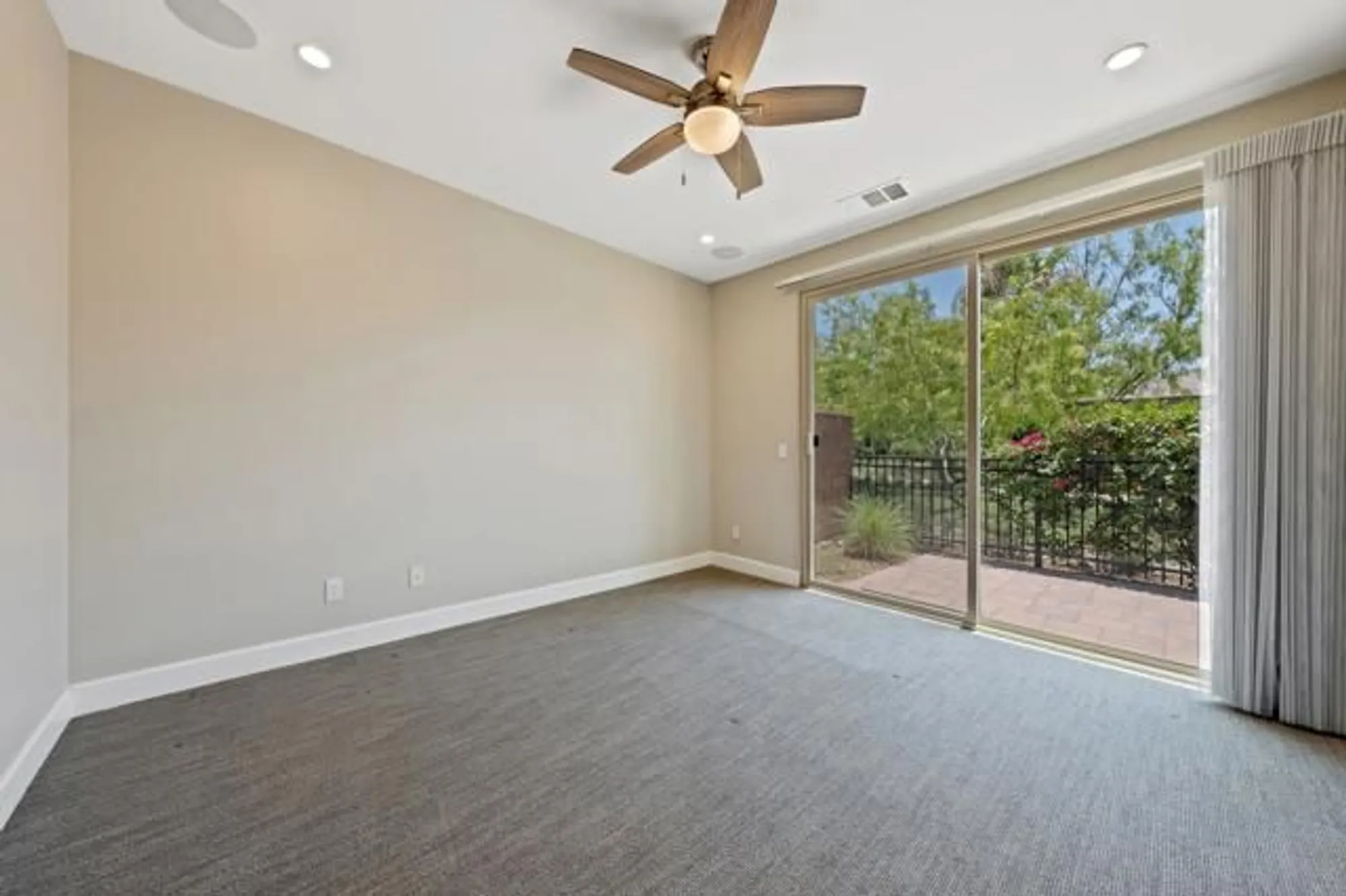 Property Slideshow image 13 of 41 | 51673 harmony ct, Indio, CA, 92201