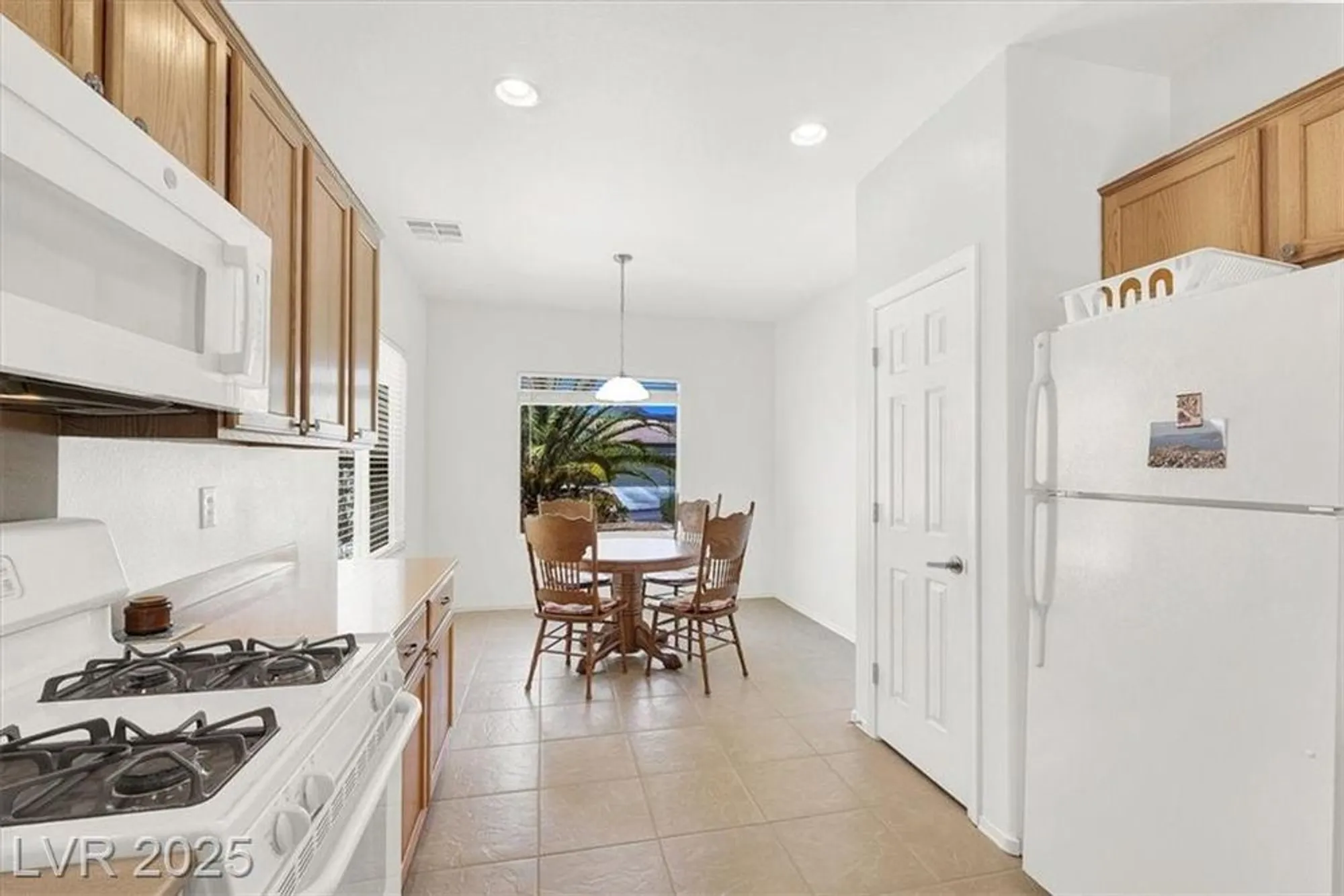 Property Slideshow image 10 of 24 | 2101 sawtooth mountain dr, Henderson, NV, 89044
