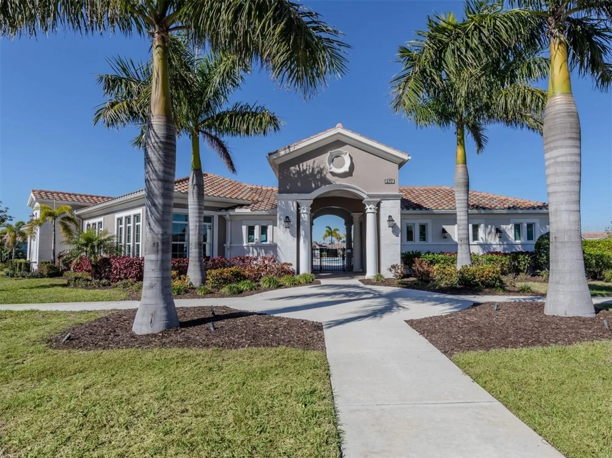 Property Slideshow image 37 of 78 | 592 mistiflower cir, Nokomis, FL, 34275