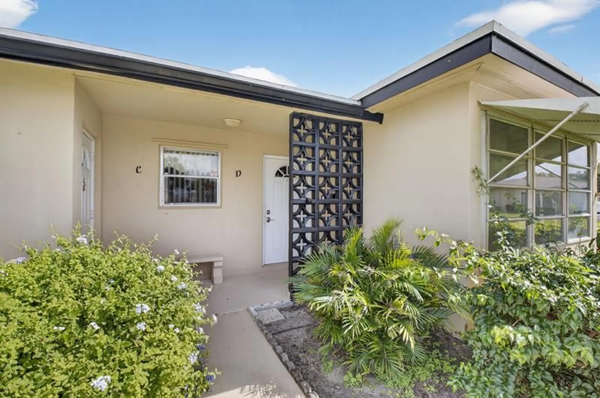 Property Slideshow image 4 of 28 | 1025 south dr d, Delray Beach, FL, 33445