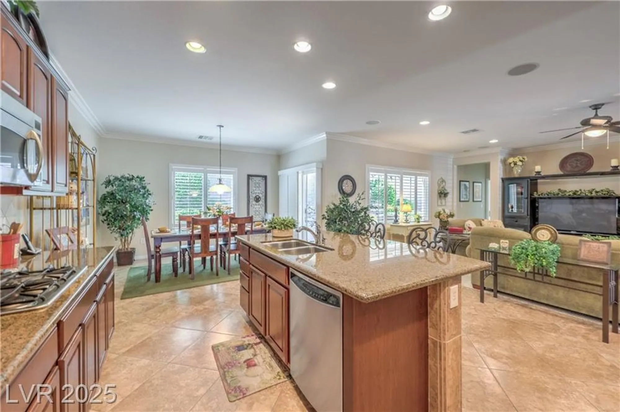 Property Slideshow image 20 of 39 | 2225 blackburn hills ave, Henderson, NV, 89044