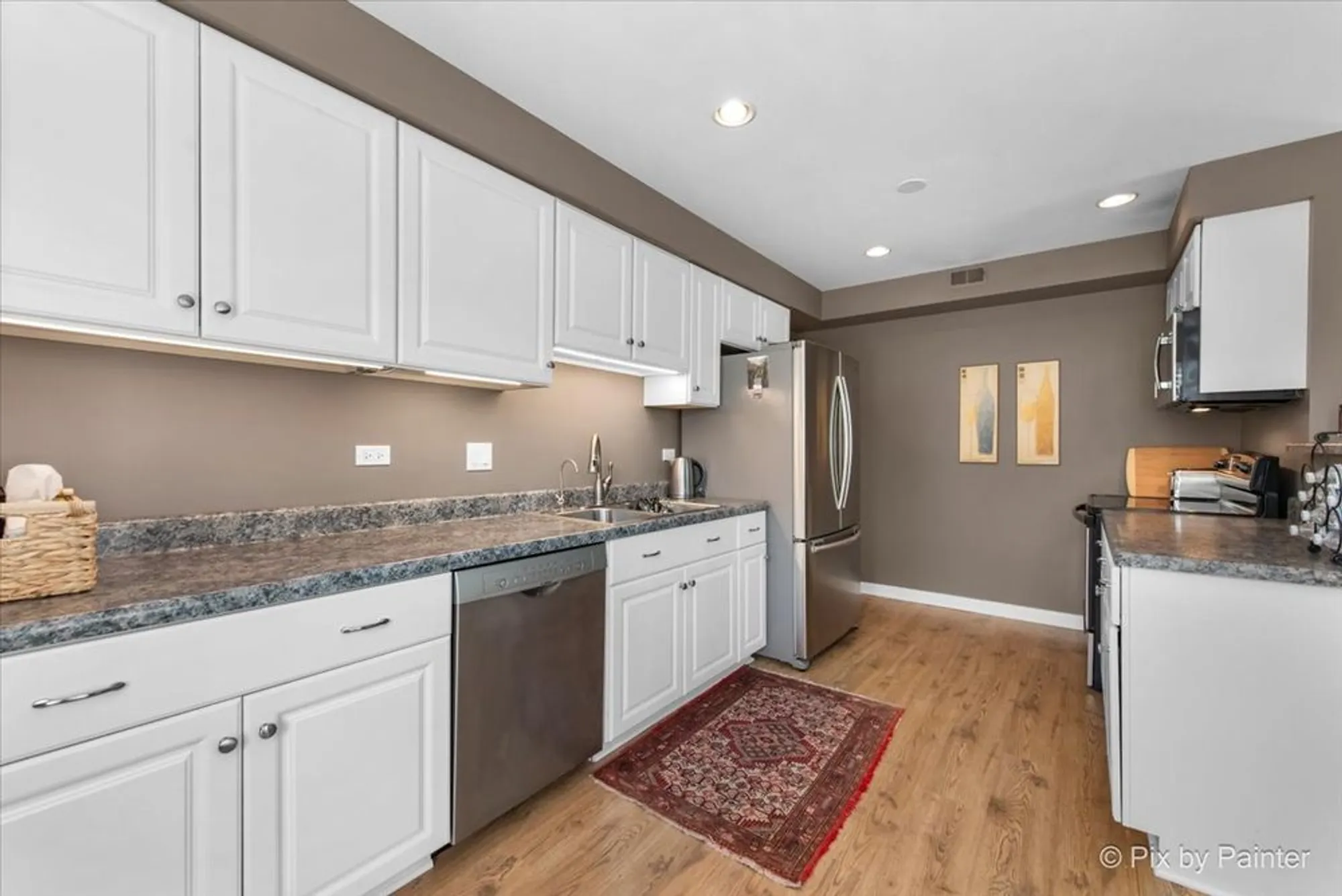 Property Slideshow image 17 of 39 | 209 shoreline rd b, Lake Barrington, IL, 60010