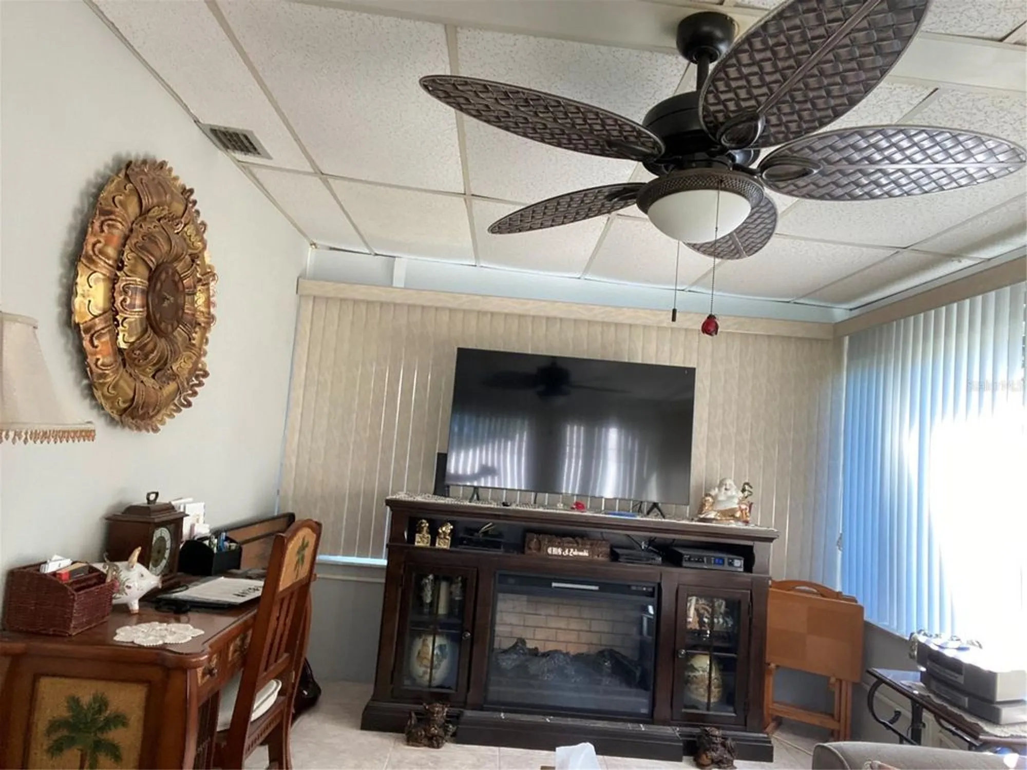 Property Slideshow image 9 of 30 | 1609 whitebridge dr c, Palm Harbor, FL, 34684