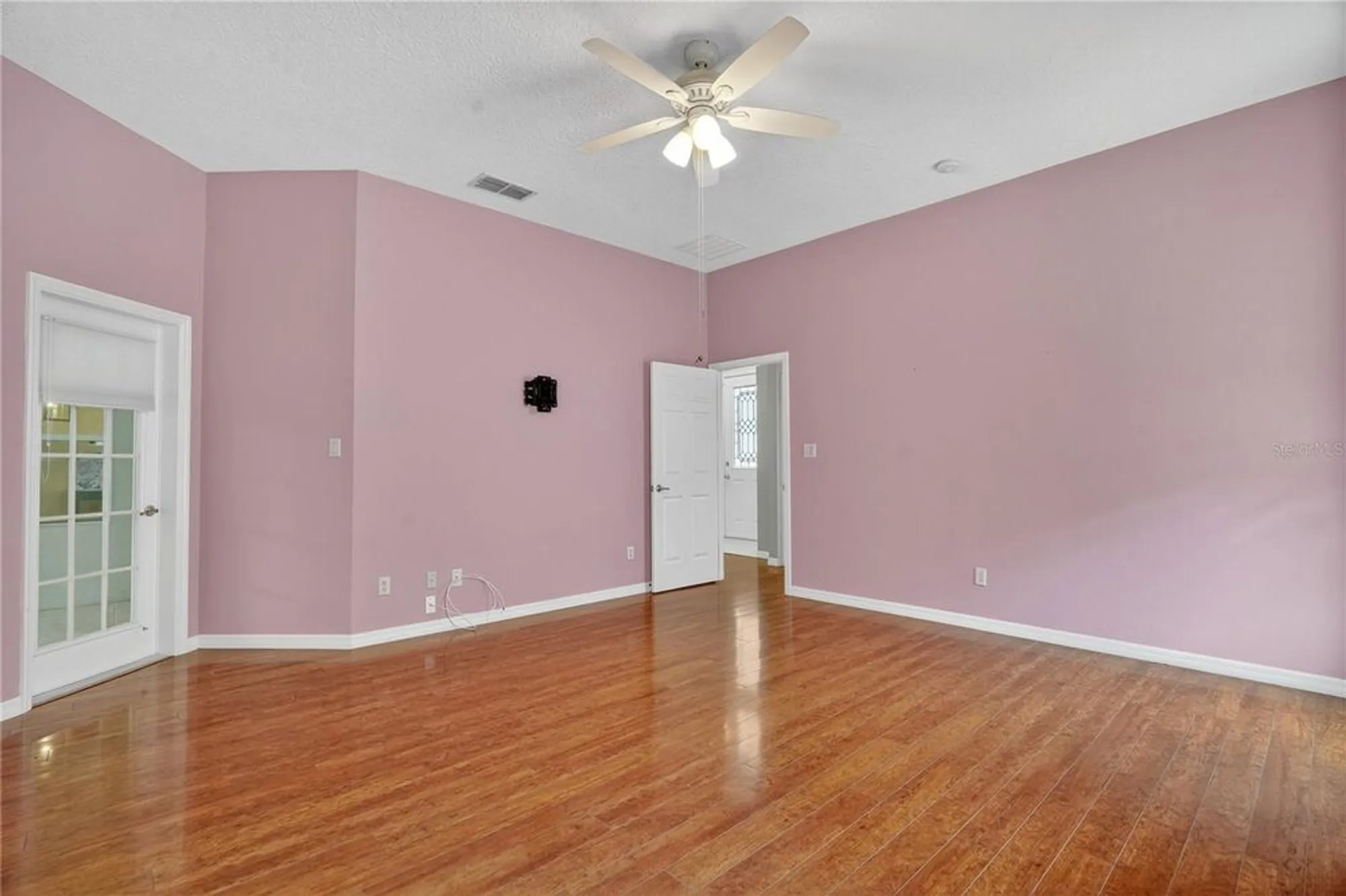 Property Slideshow image 21 of 34 | 24515 bocage way, Leesburg, FL, 34748