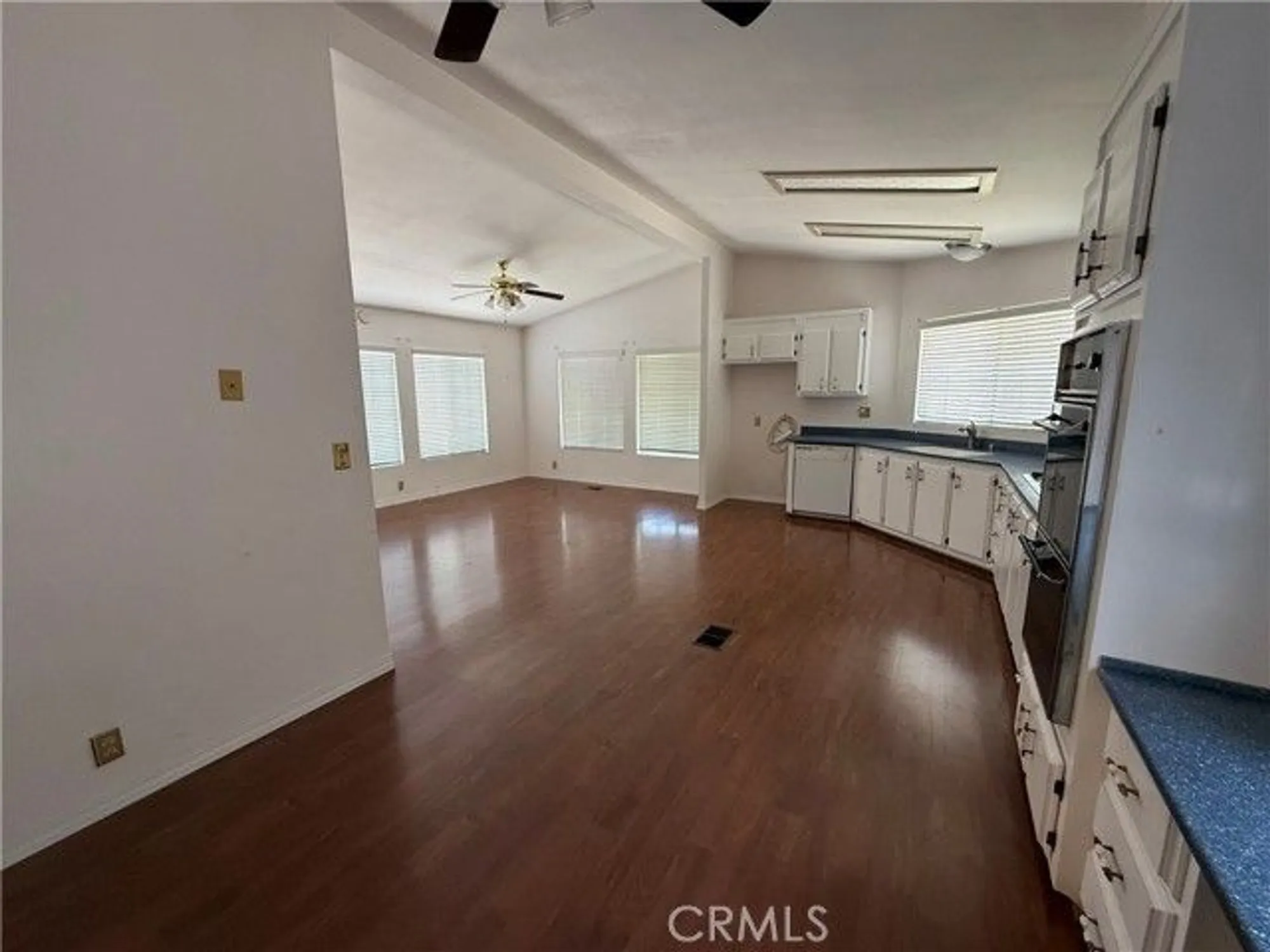 Property Slideshow image 9 of 17 | 38215 via taffia, Murrieta, CA, 92563