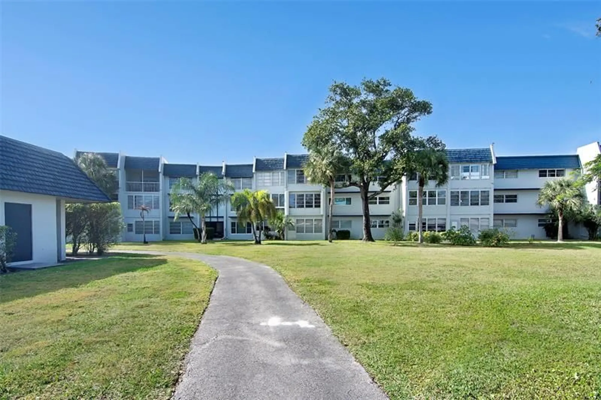 Property Slideshow image 22 of 25 | 7837 golf circle dr apt 209, Margate, FL, 33063