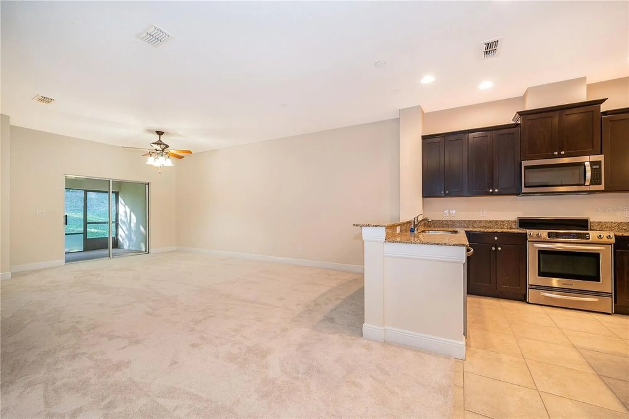 Property Slideshow image 8 of 28 | 21612 belgian ct, Mount Dora, FL, 32757