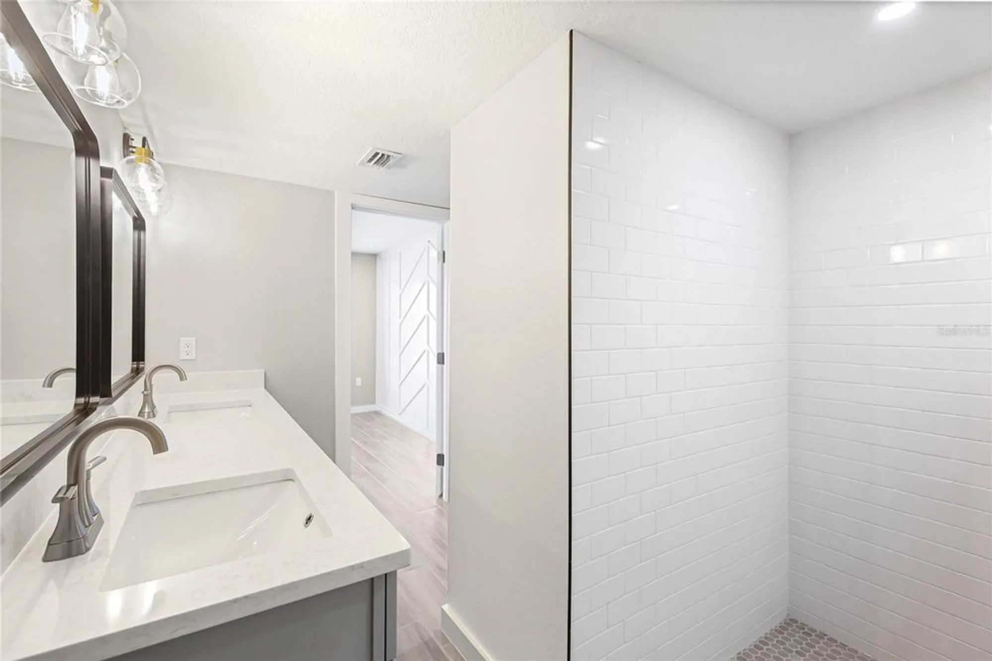 Property Slideshow image 17 of 26 | 4444 narraganset trl 96, Sarasota, FL, 34233