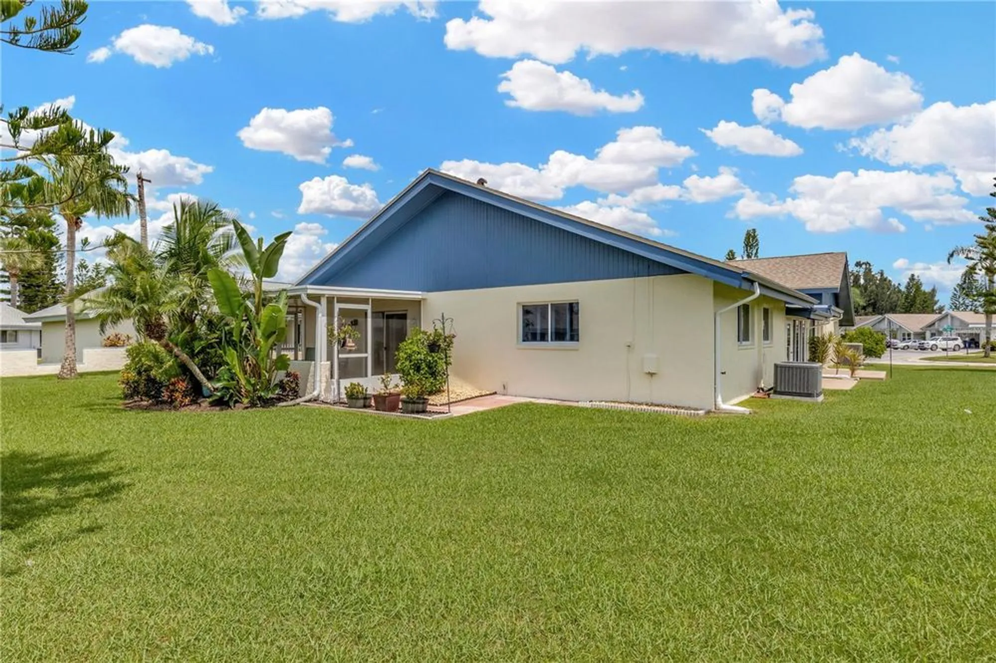 Property Slideshow image 36 of 36 | 1322 new bedford dr, Sun City Center, FL, 33573