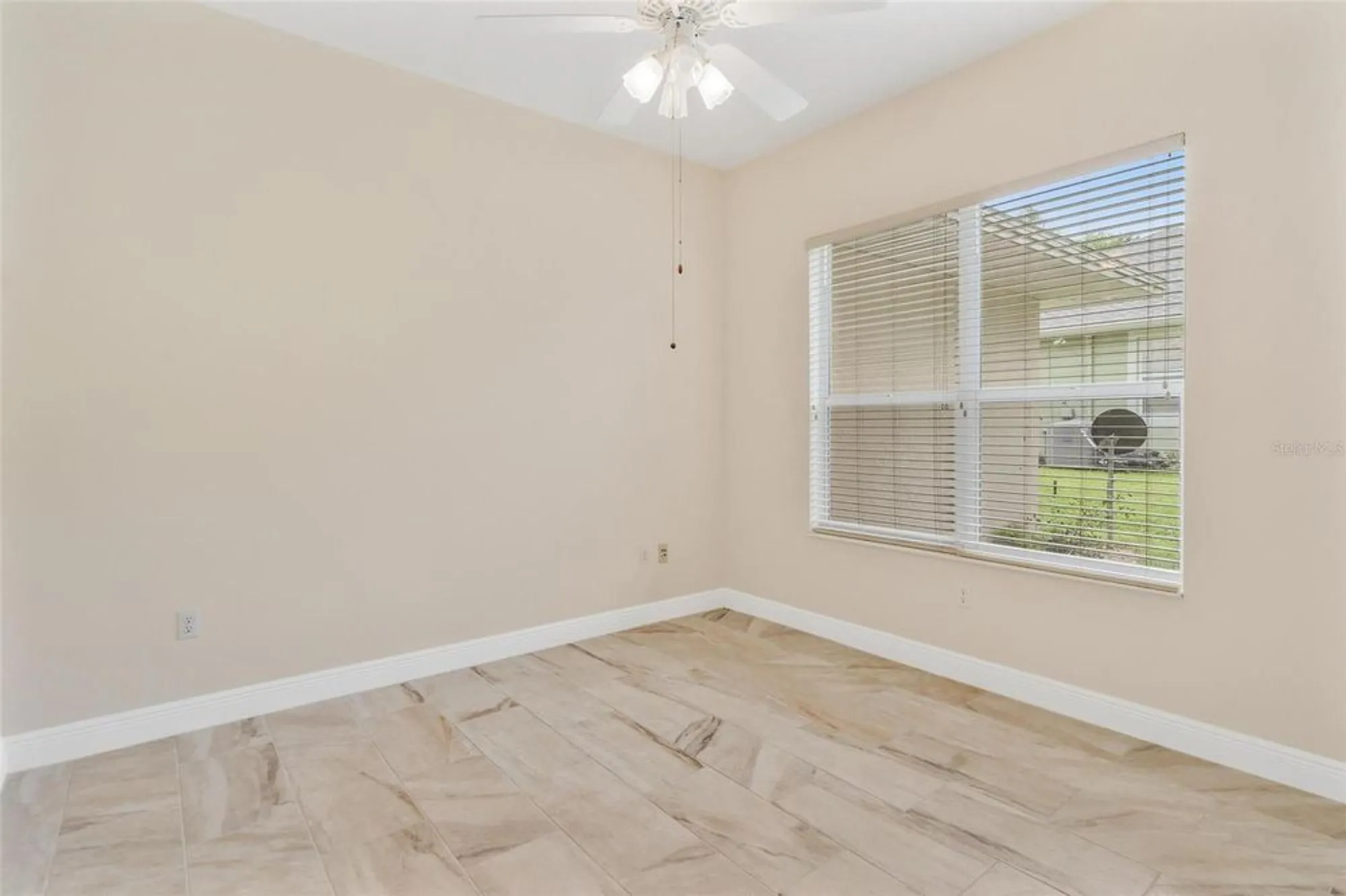 Property Slideshow image 38 of 49 | 5239 grove mnr, Lady Lake, FL, 32159