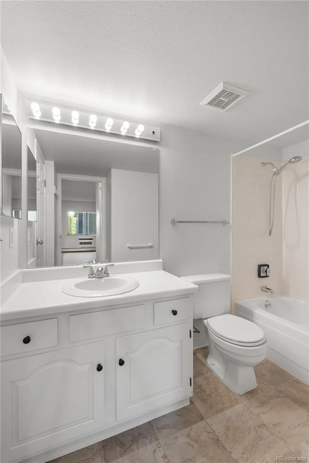 Property Slideshow image 25 of 25 | 13931 e marina dr apt 304, Aurora, CO, 80014