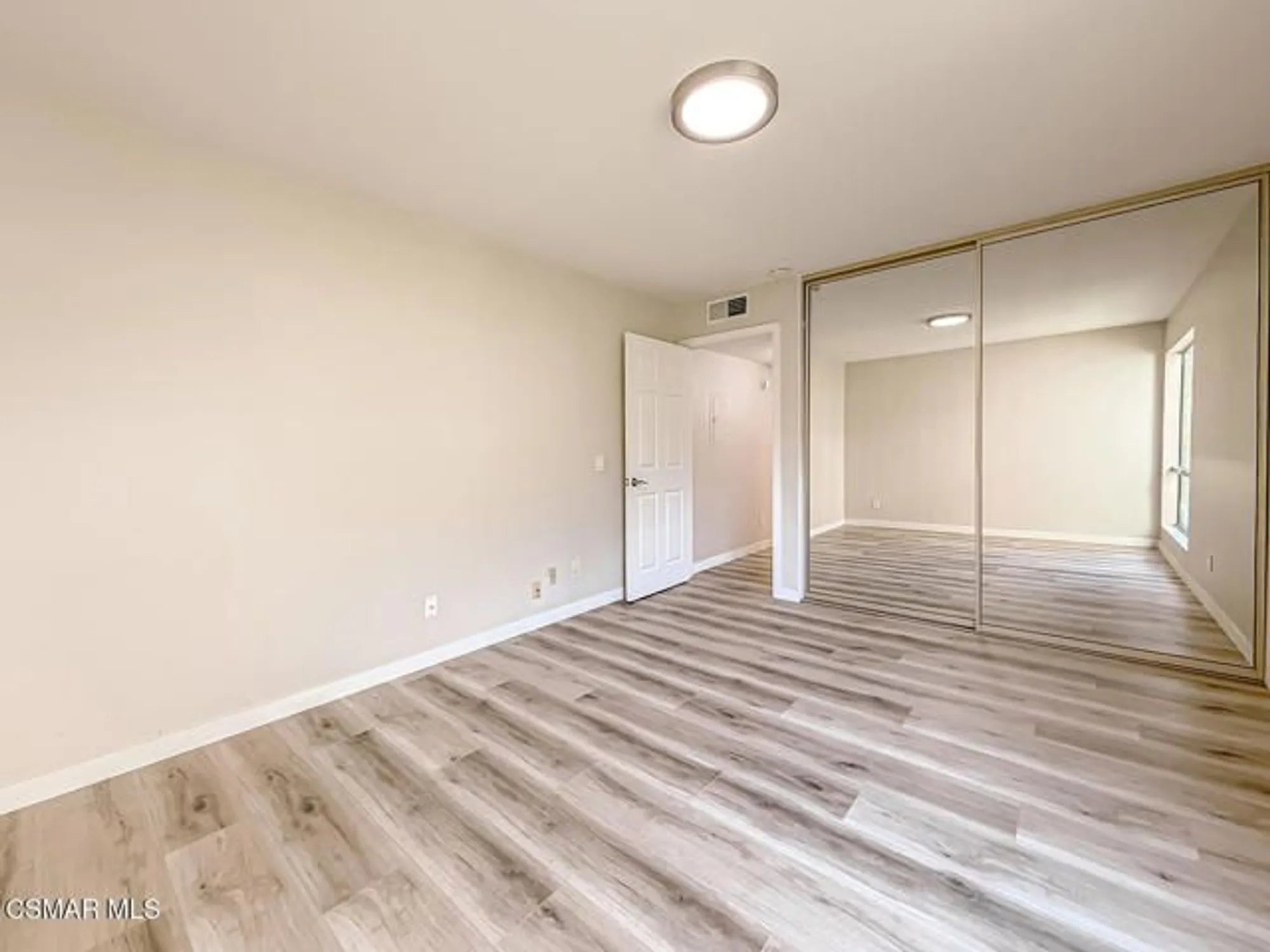 Property Slideshow image 23 of 42 | 291 sequoia ct 17, Thousand Oaks, CA, 91360