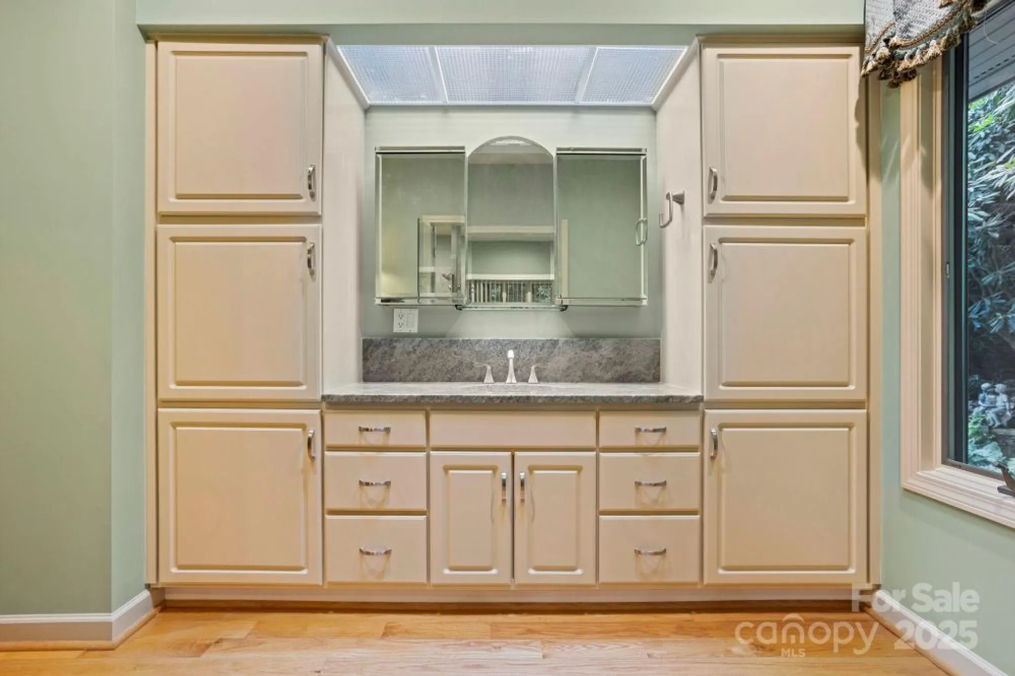 Property Slideshow image 27 of 48 | 100 elmridge dr, Flat Rock, NC, 28731