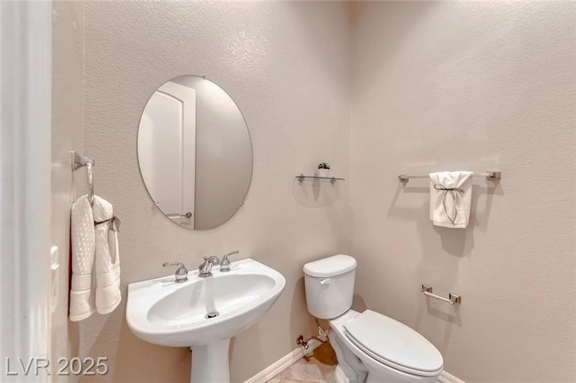 Property Slideshow image 26 of 48 | 2114 twin falls dr, Henderson, NV, 89044