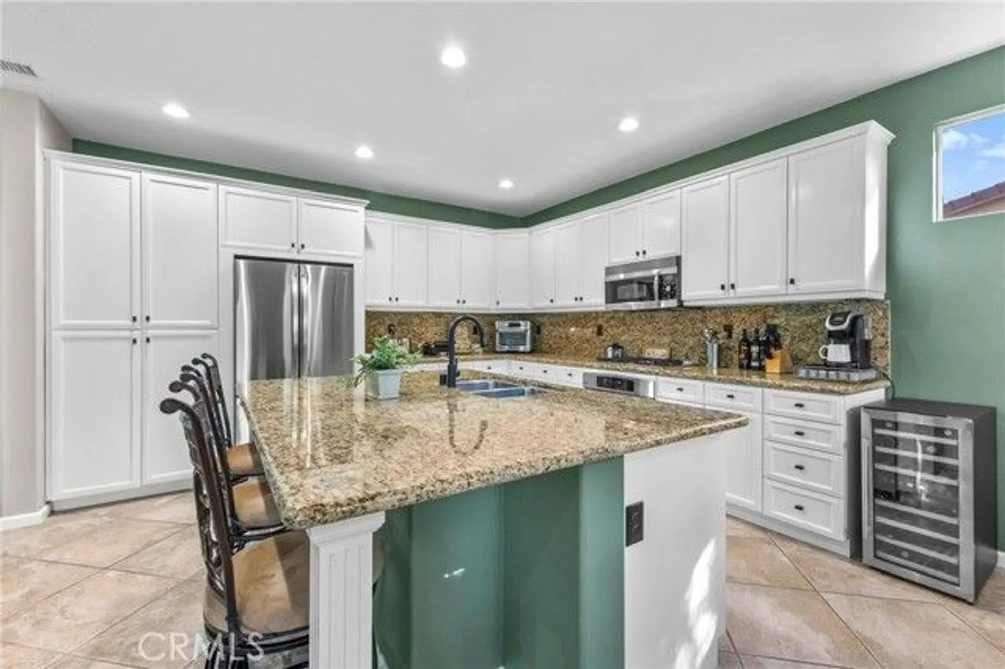 Property Slideshow image 10 of 32 | 23757 cahuilla ct, Corona, CA, 92883
