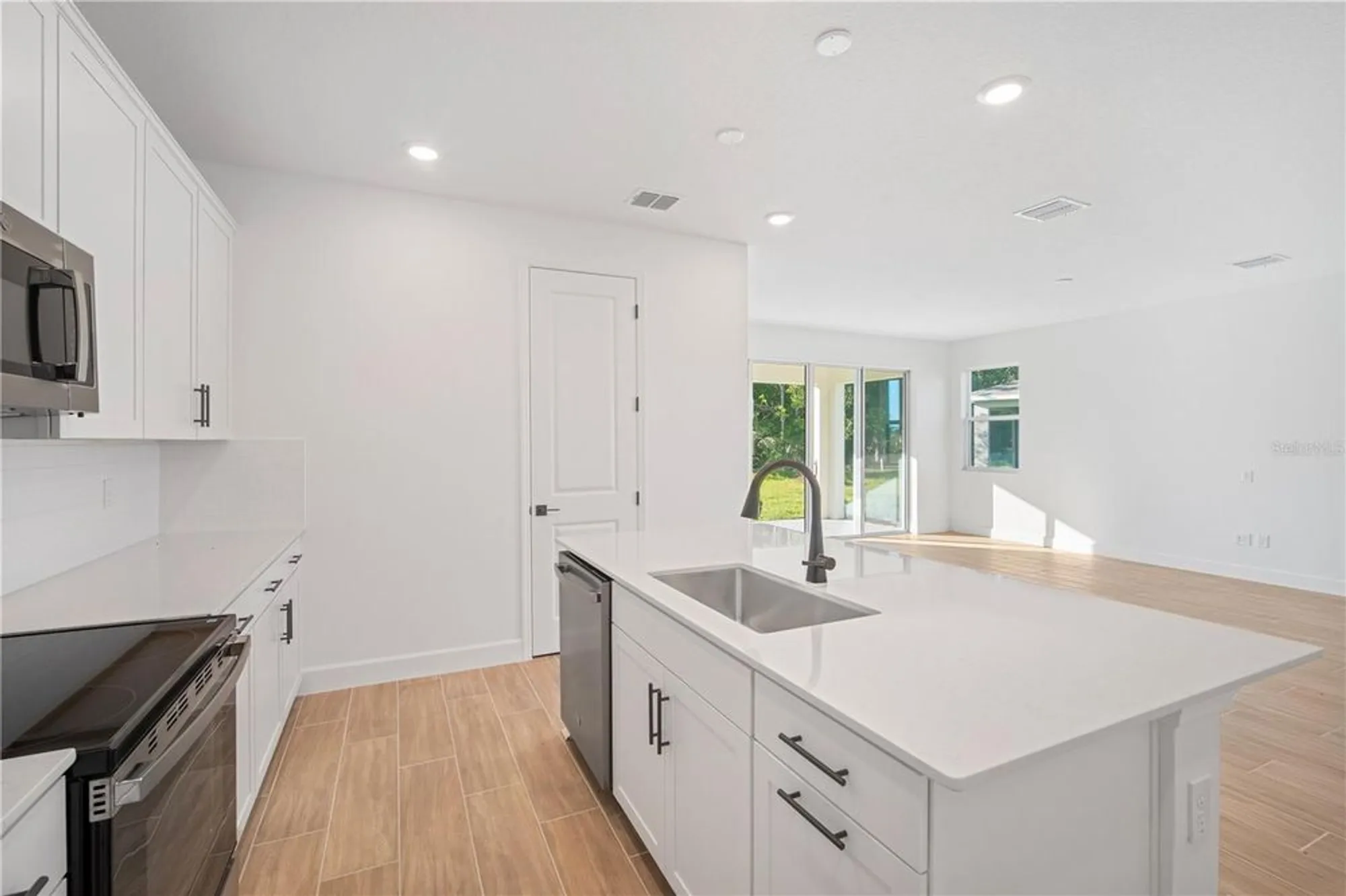 Property Slideshow image 15 of 30 | 9253 players dr, Weeki Wachee, FL, 34613