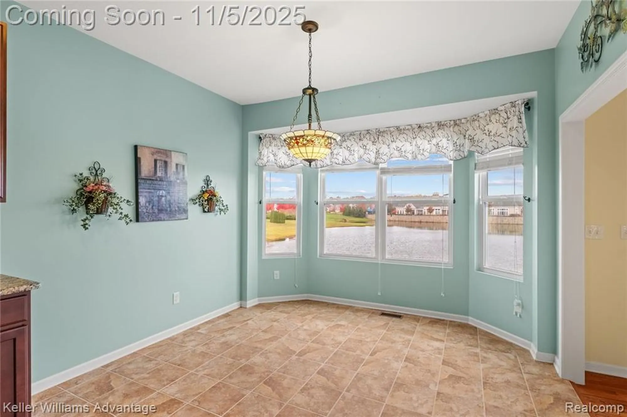 Property Slideshow image 14 of 33 | 6317 prairie dunes dr, Grand Blanc, MI, 48439