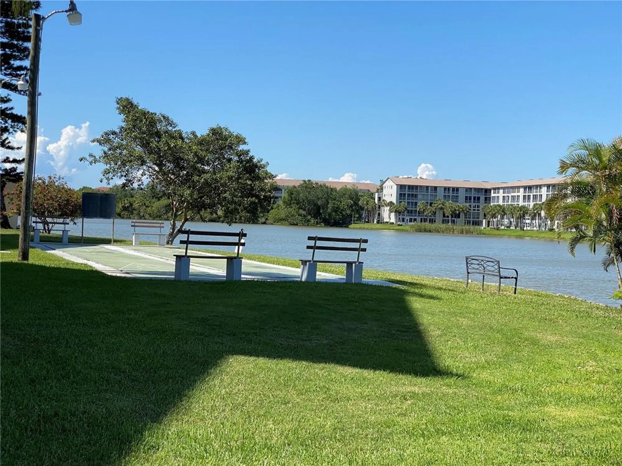 Property Slideshow image 43 of 48 | 3927 lake bayshore dr # f312, Bradenton, FL, 34205