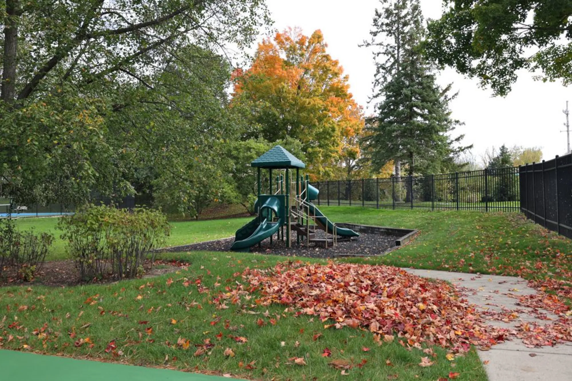 Property Slideshow image 25 of 26 | 748 shoreline rd, Lake Barrington, IL, 60010