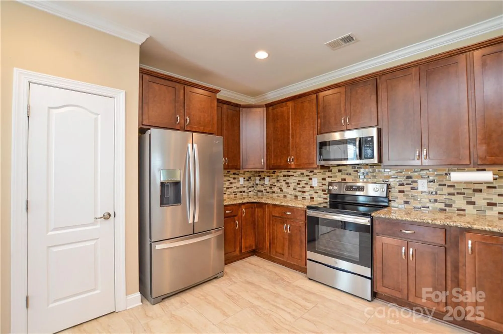 Property Slideshow image 8 of 20 | 11607 meetinghouse dr, Cornelius, NC, 28031