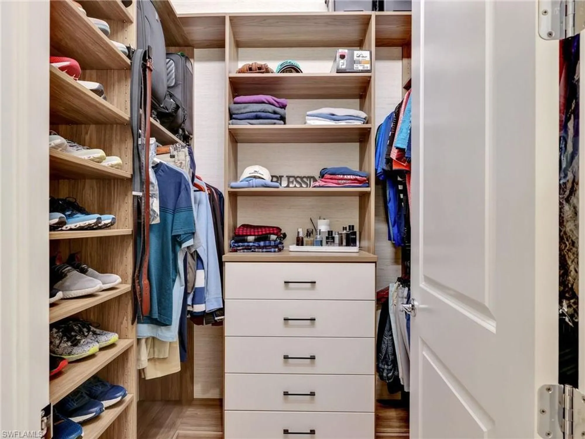 Property Slideshow image 34 of 49 | 11265 daphne ct, Naples, FL, 34120