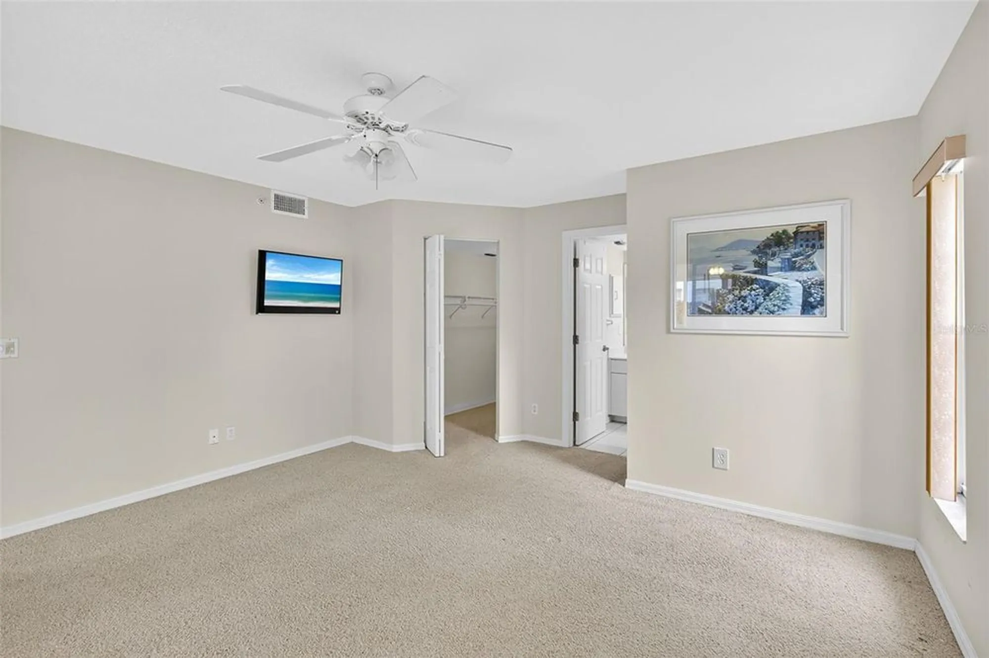 Property Slideshow image 18 of 40 | 813 montrose dr 104, Venice, FL, 34293