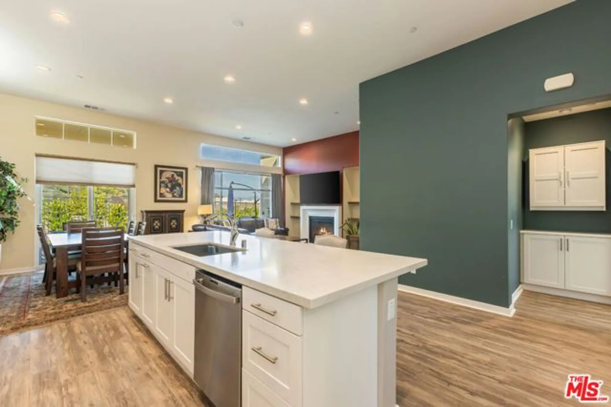 Property Slideshow image 7 of 33 | 25105 citron ln, Canyon Country, CA, 91387