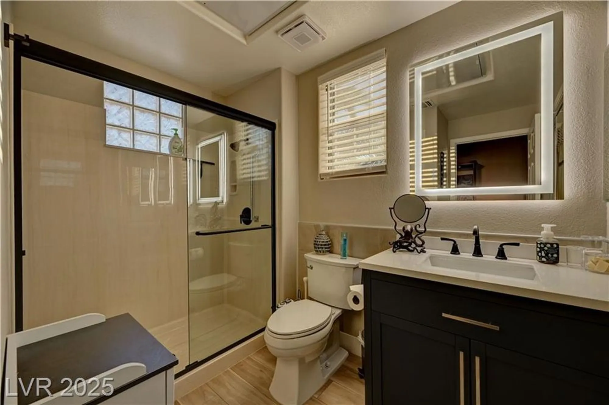 Property Slideshow image 39 of 50 | 3034 hickory valley rd, Henderson, NV, 89052