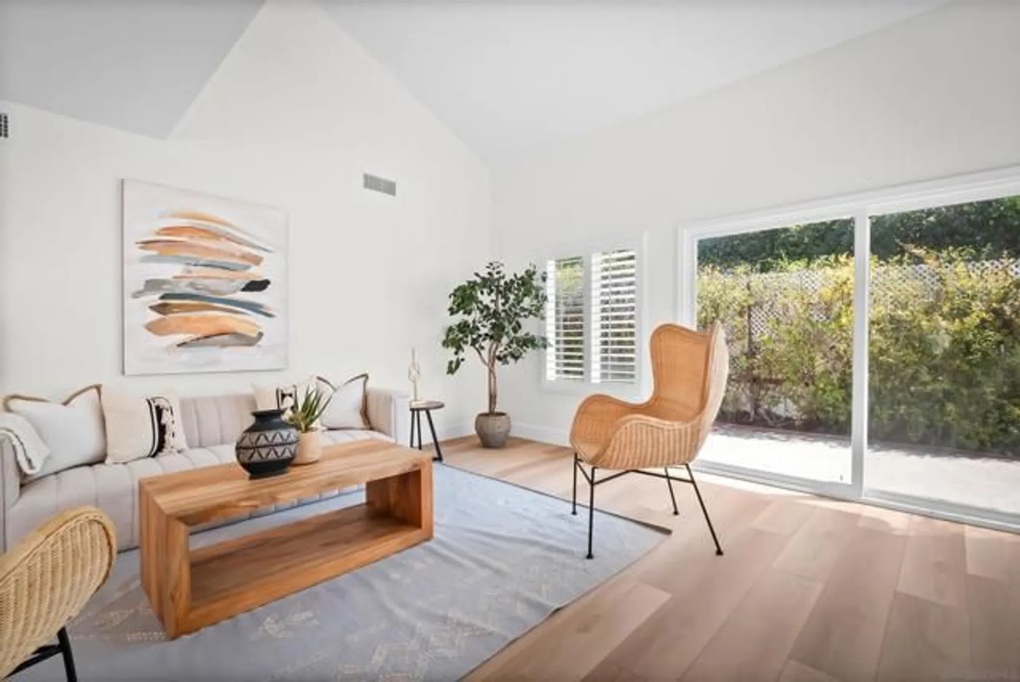 Property Slideshow image 15 of 47 | 4058 lemnos way, Oceanside, CA, 92056