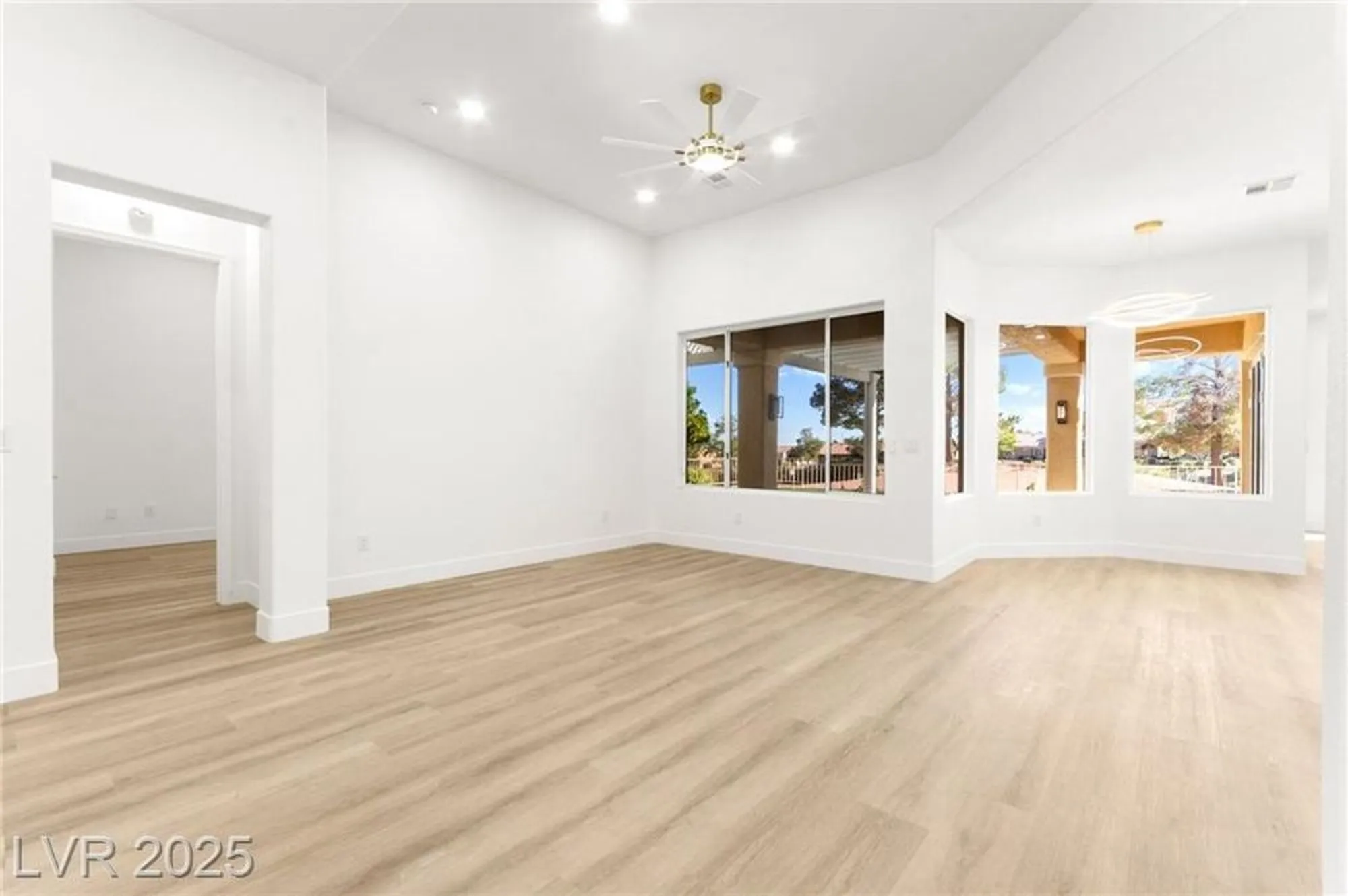Property Slideshow image 5 of 99 | 3004 darby falls dr, Las Vegas, NV, 89134