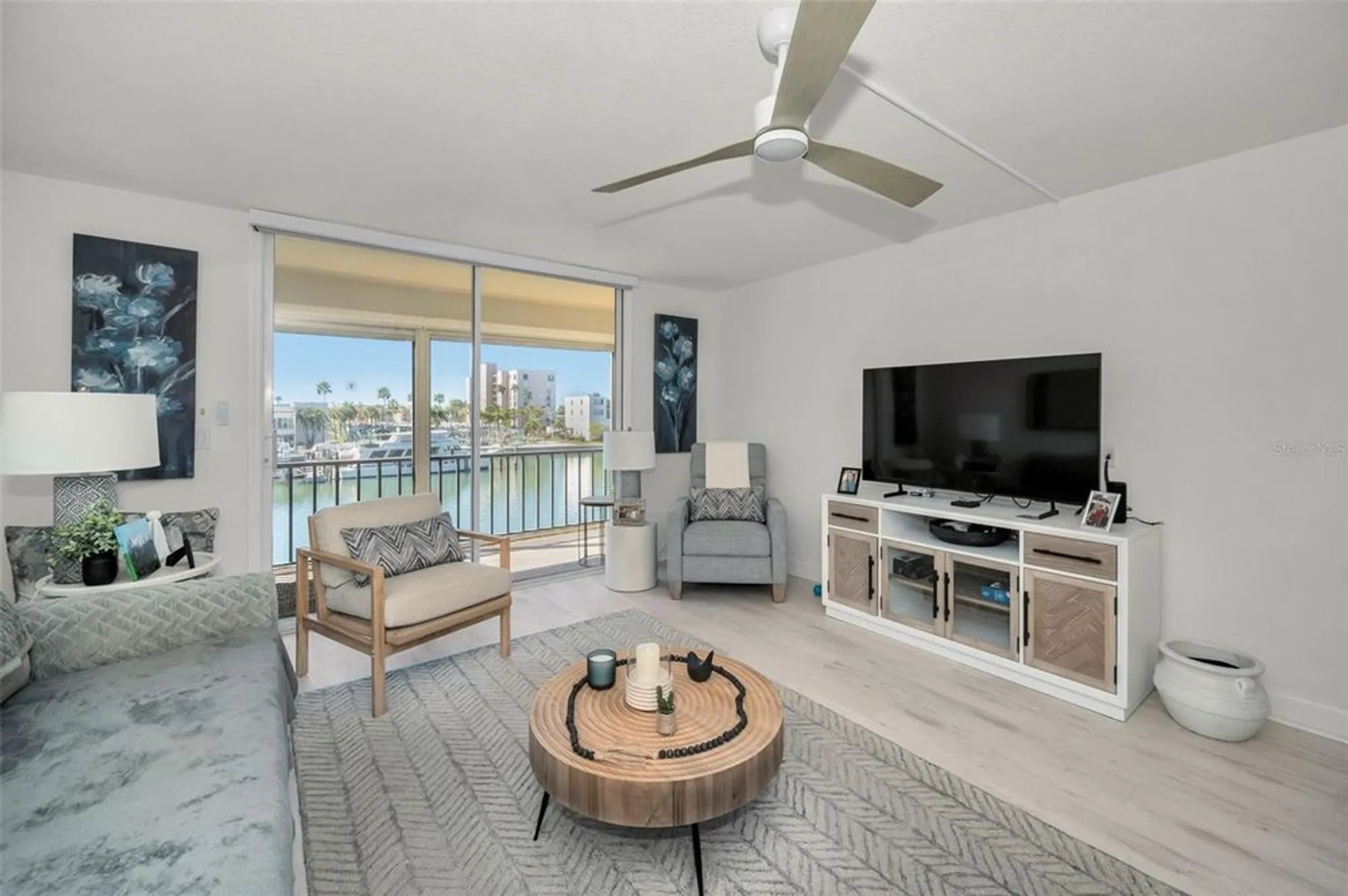 Property Slideshow image 8 of 75 | 7420 bay island dr 374, South Pasadena, FL, 33707