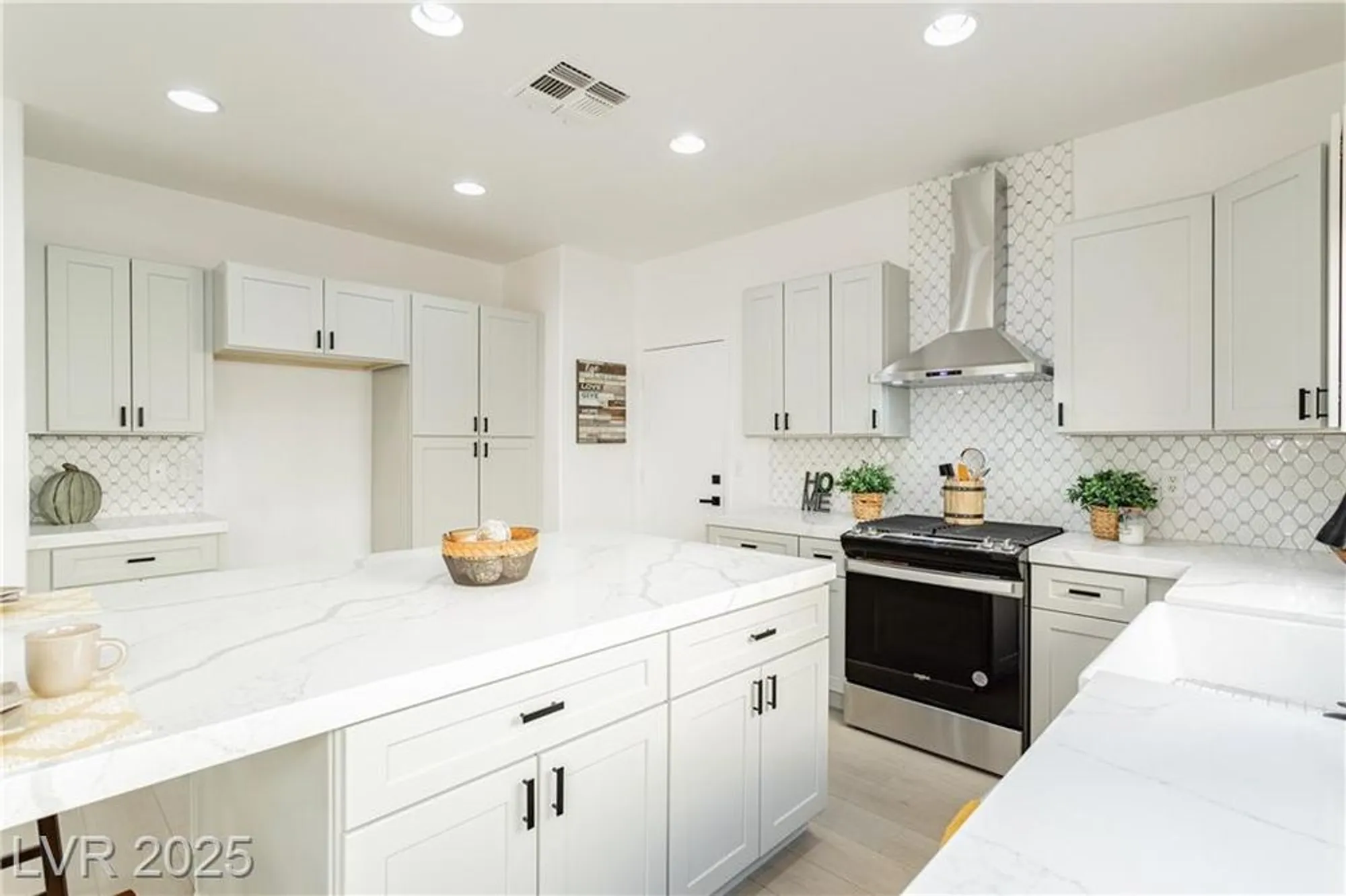 Property Slideshow image 29 of 72 | 2589 evansville ave, Henderson, NV, 89052