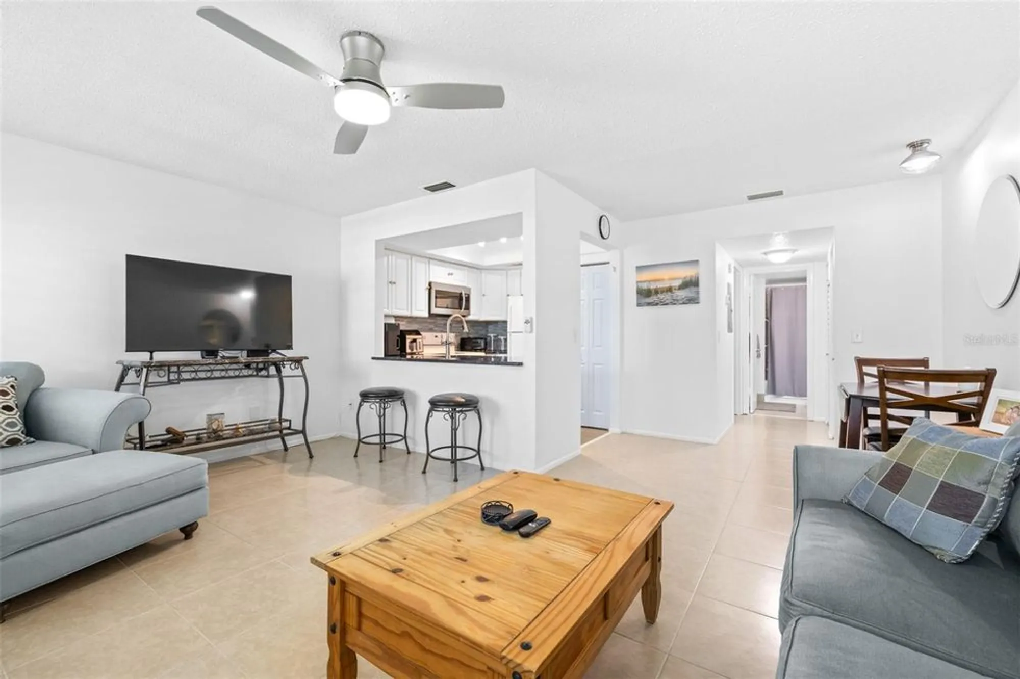 Property Slideshow image 8 of 33 | 1250 s pinellas ave apt 711, Tarpon Springs, FL, 34689