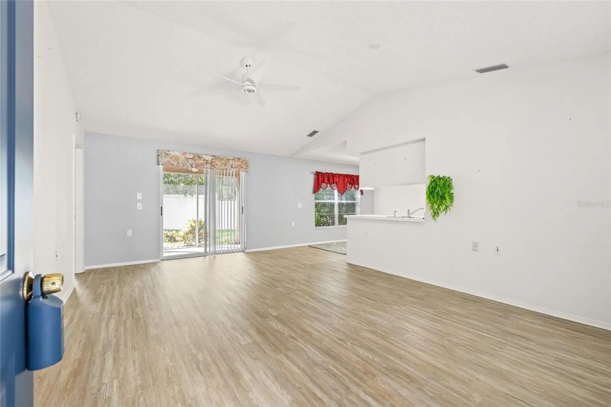 Property Slideshow image 8 of 49 | 7343 willow brook dr, Spring Hill, FL, 34606