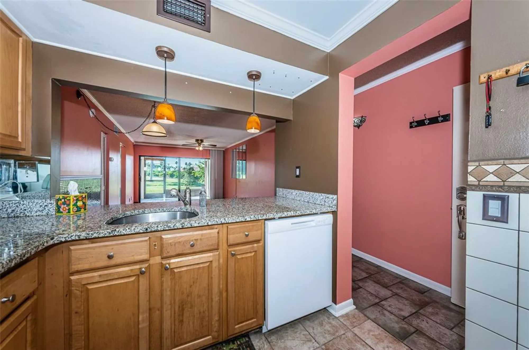 Property Slideshow image 10 of 64 | 6269 palma del mar blvd s apt 105, St Petersburg, FL, 33715