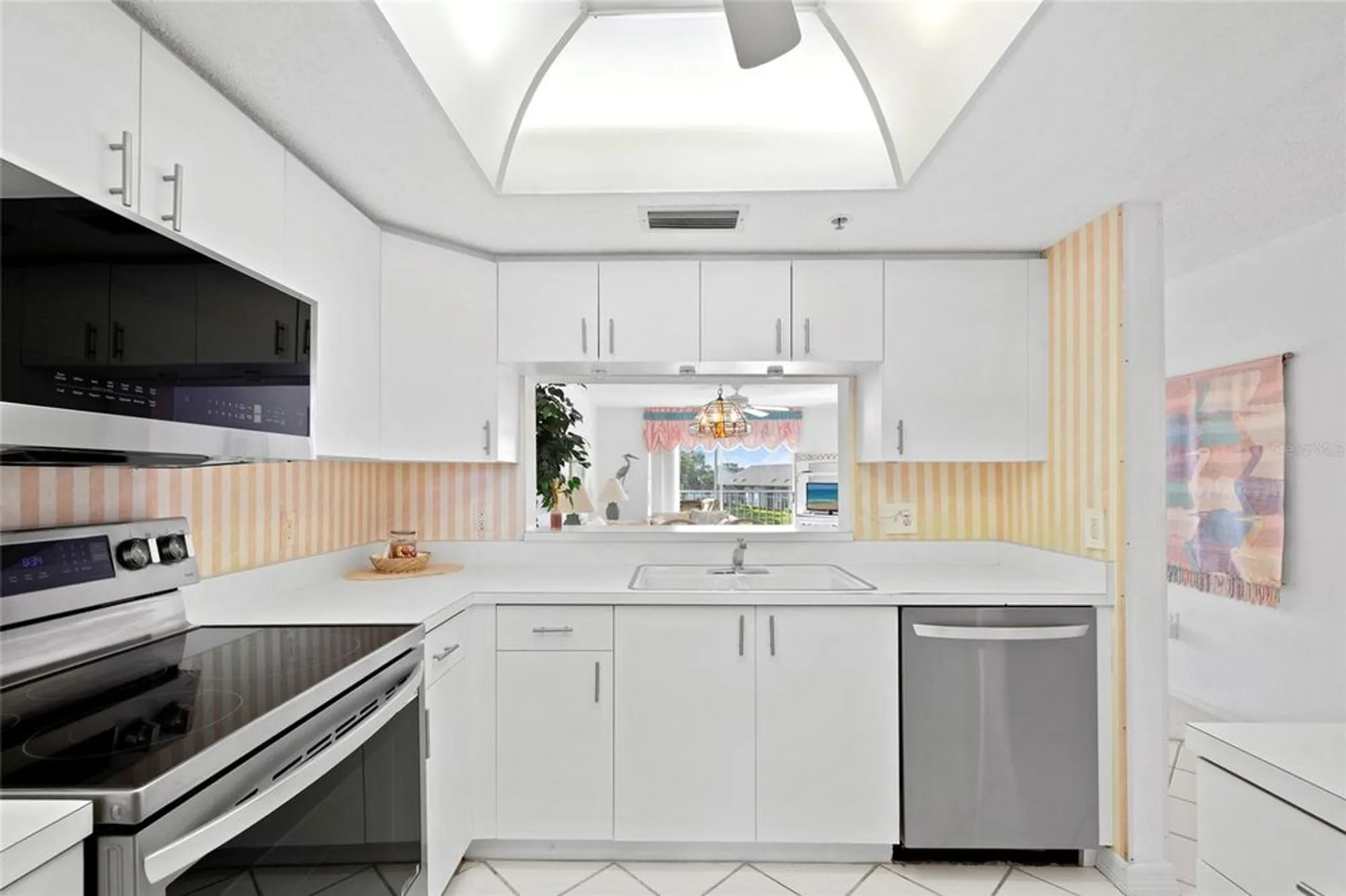 Property Slideshow image 10 of 52 | 6507 stone river rd 304, Bradenton, FL, 34203