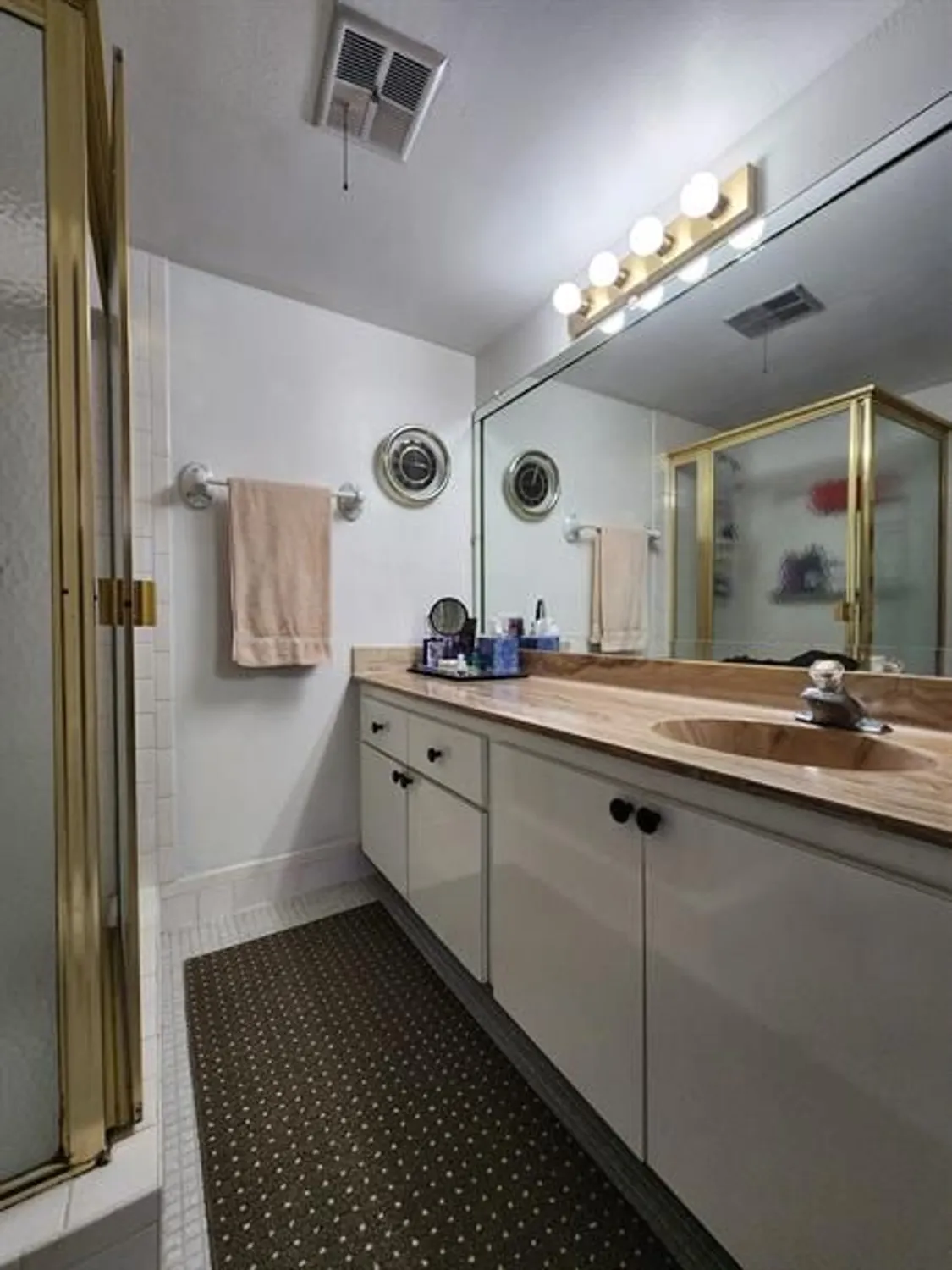 Property Slideshow image 11 of 14 | 5851 nw 62nd ave 101, Tamarac, FL, 33319