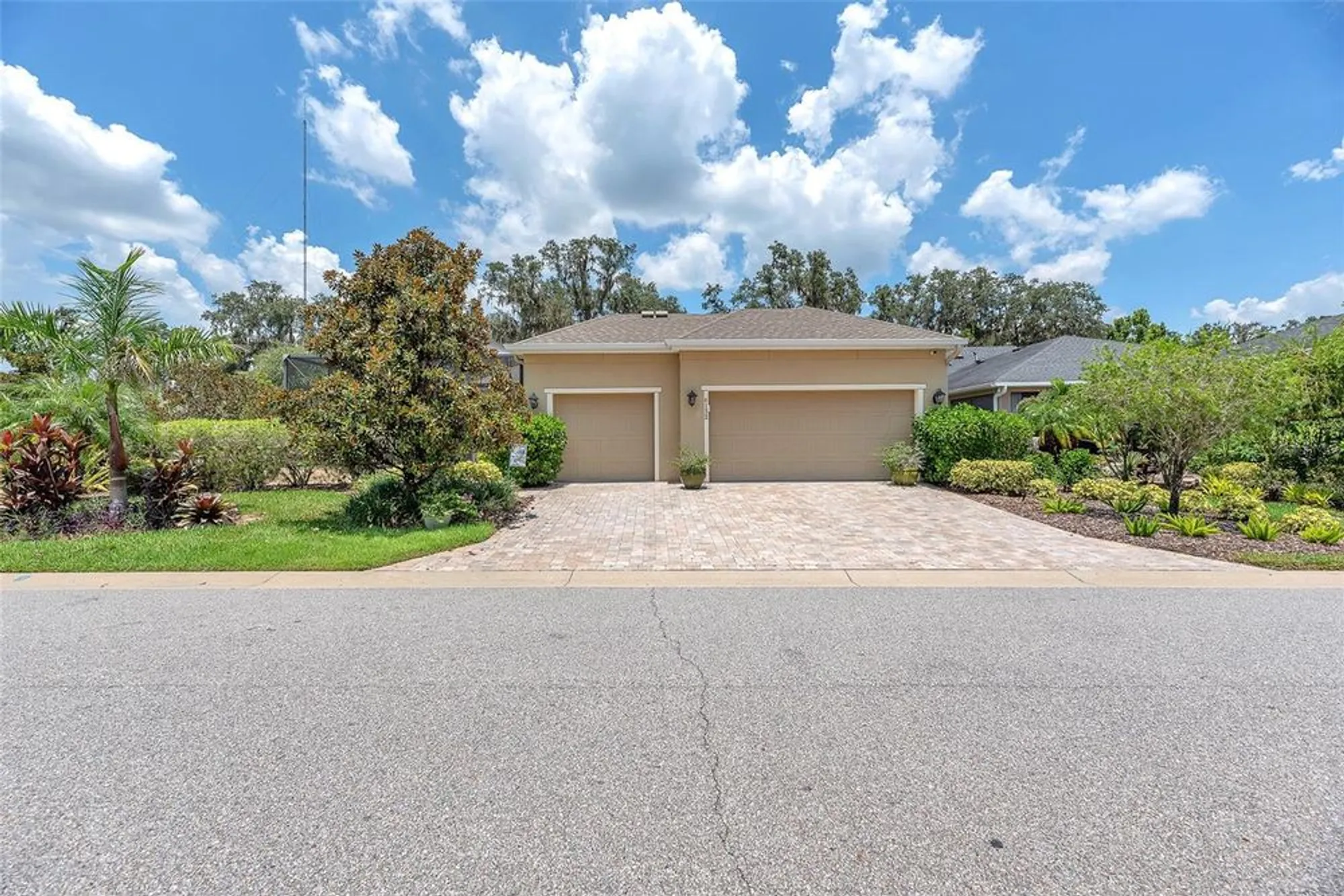 Property Slideshow image 11 of 58 | 6122 watercolor dr, Lithia, FL, 33547