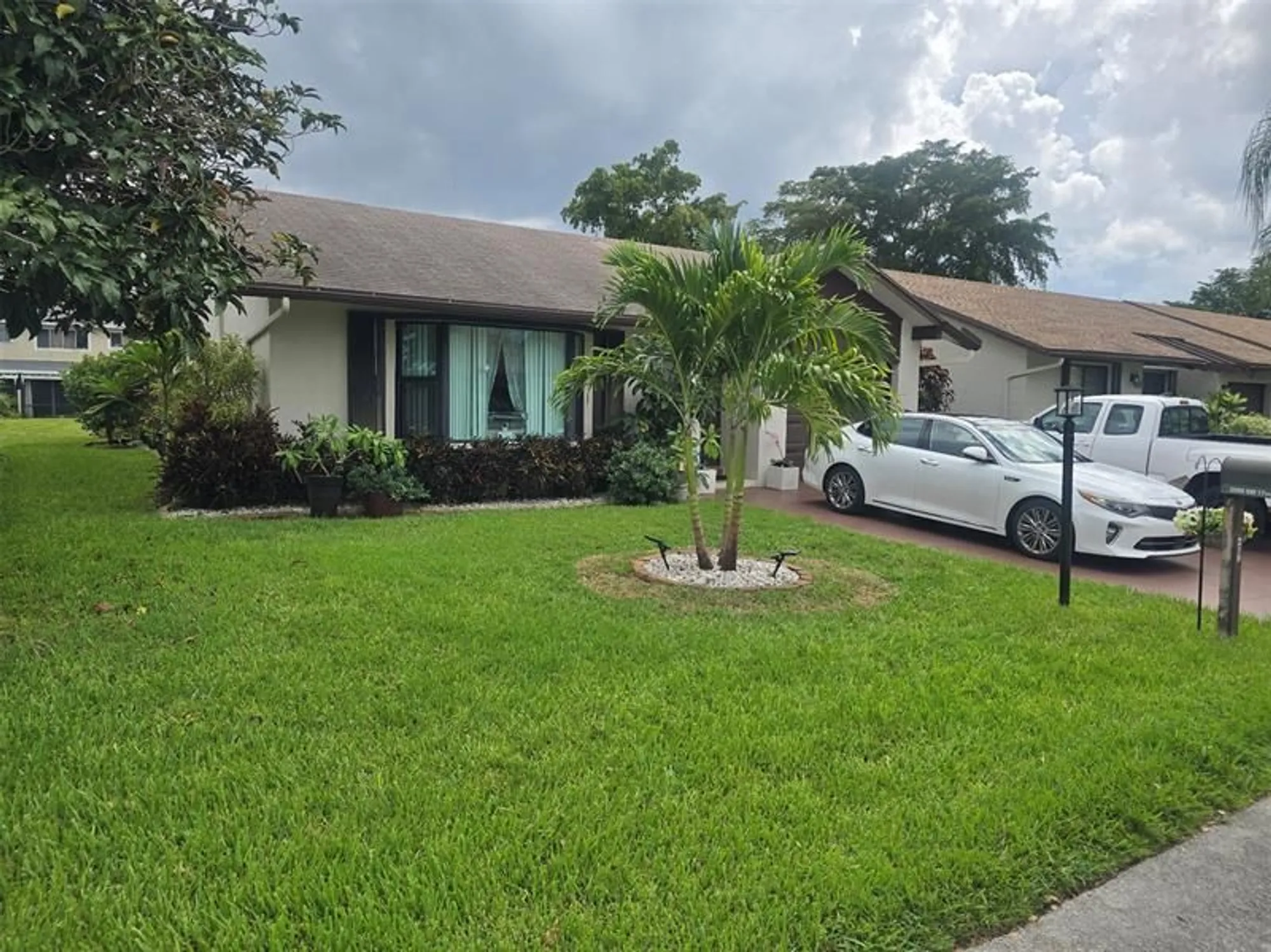 Property Slideshow image 2 of 19 | 2098 sw 17th dr, Deerfield Beach, FL, 33442