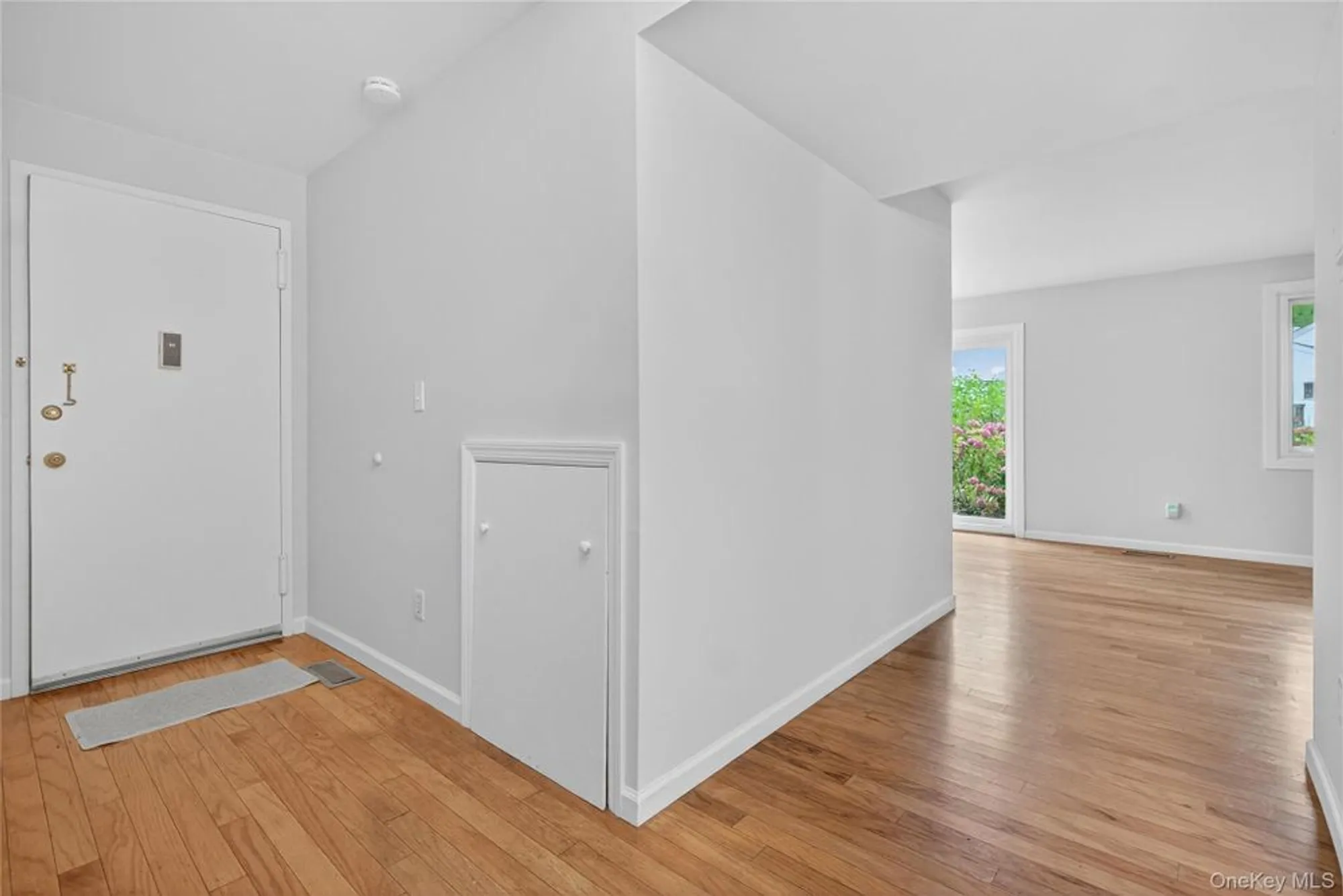 Property Slideshow image 6 of 44 | 41 jefferson oval b, Yorktown Heights, NY, 10598